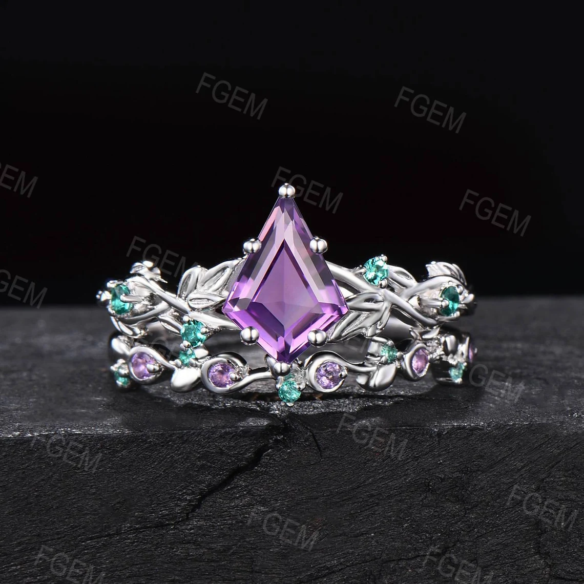 Nature Inspired Natural Amethyst Bridal Set Kite Cut Leaf Amethyst Engagement Ring Purple Crystal Wedding Ring Emerald Amethyst Wedding Band