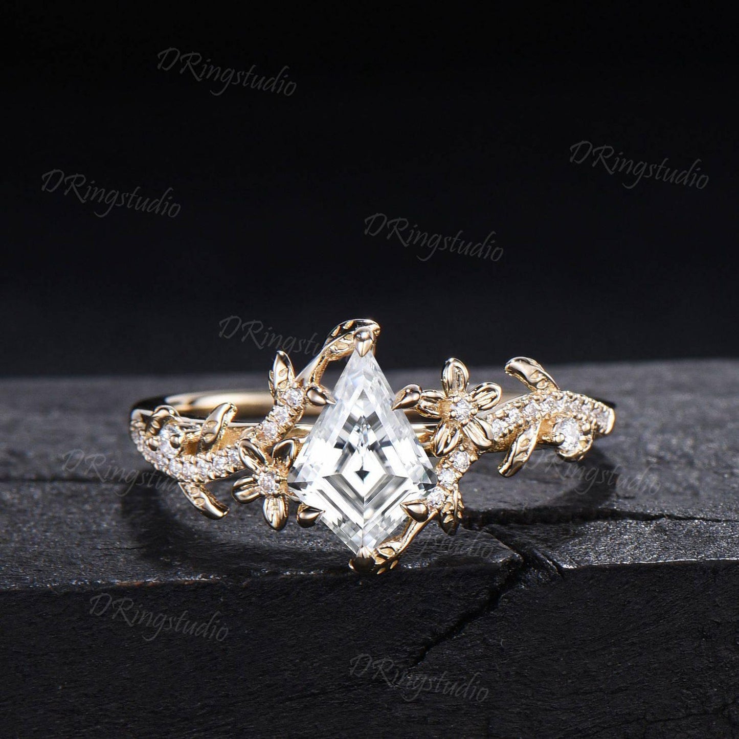 Kite Cut Lab Grown Diamond Engagement Ring 14k Yellow Gold Leaf Moon Wedding Ring Set Floral Diamond Ring IGI Certified Diamond Promise Ring