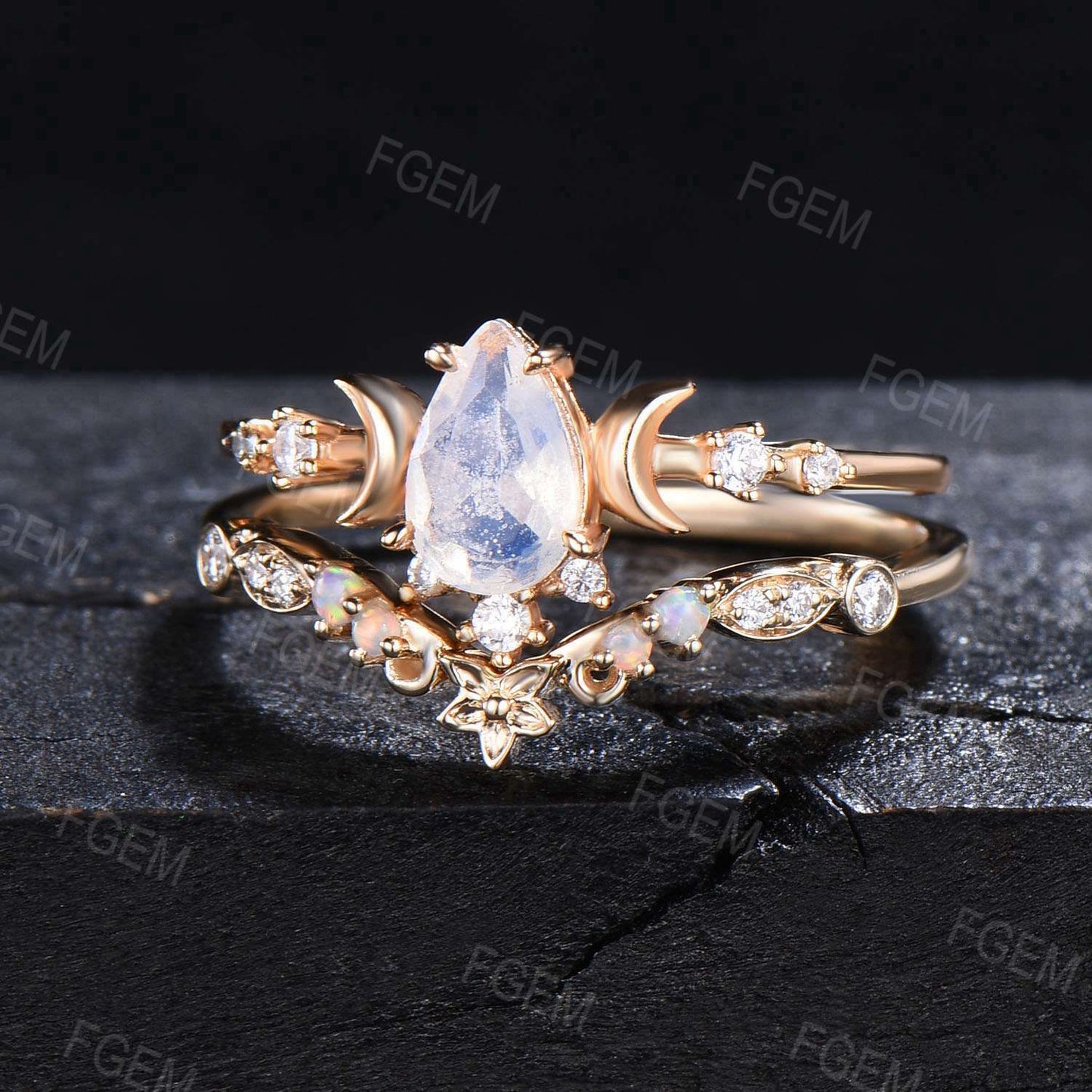 Vintage Teardrop Moonstone Ring Set Celestial Natural Moonstone Engagement Ring 14K Gold Floral Bridal Ring Crescent Moon Moissanite Ring