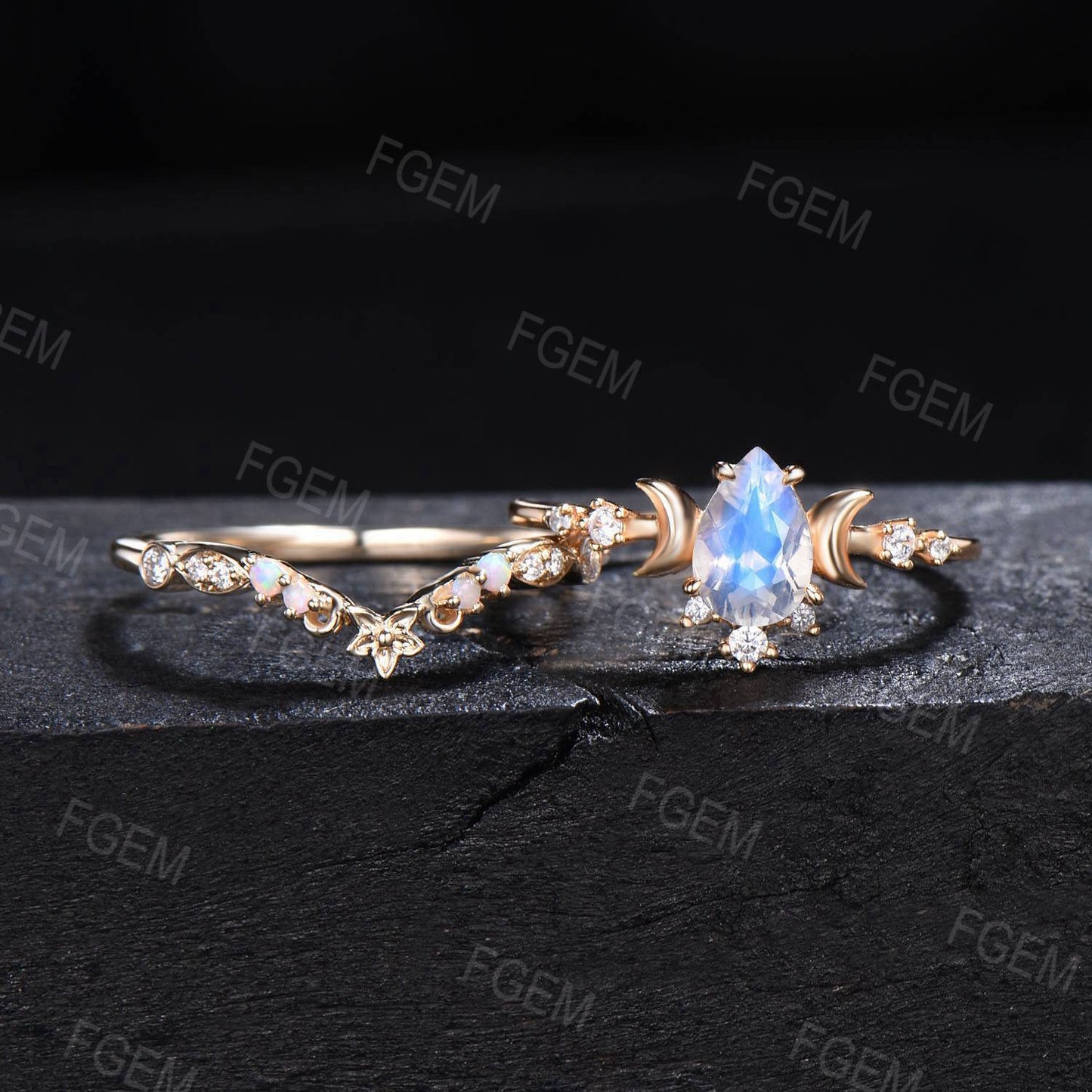 Vintage Teardrop Moonstone Ring Set Celestial Natural Moonstone Engagement Ring 14K Gold Floral Bridal Ring Crescent Moon Moissanite Ring