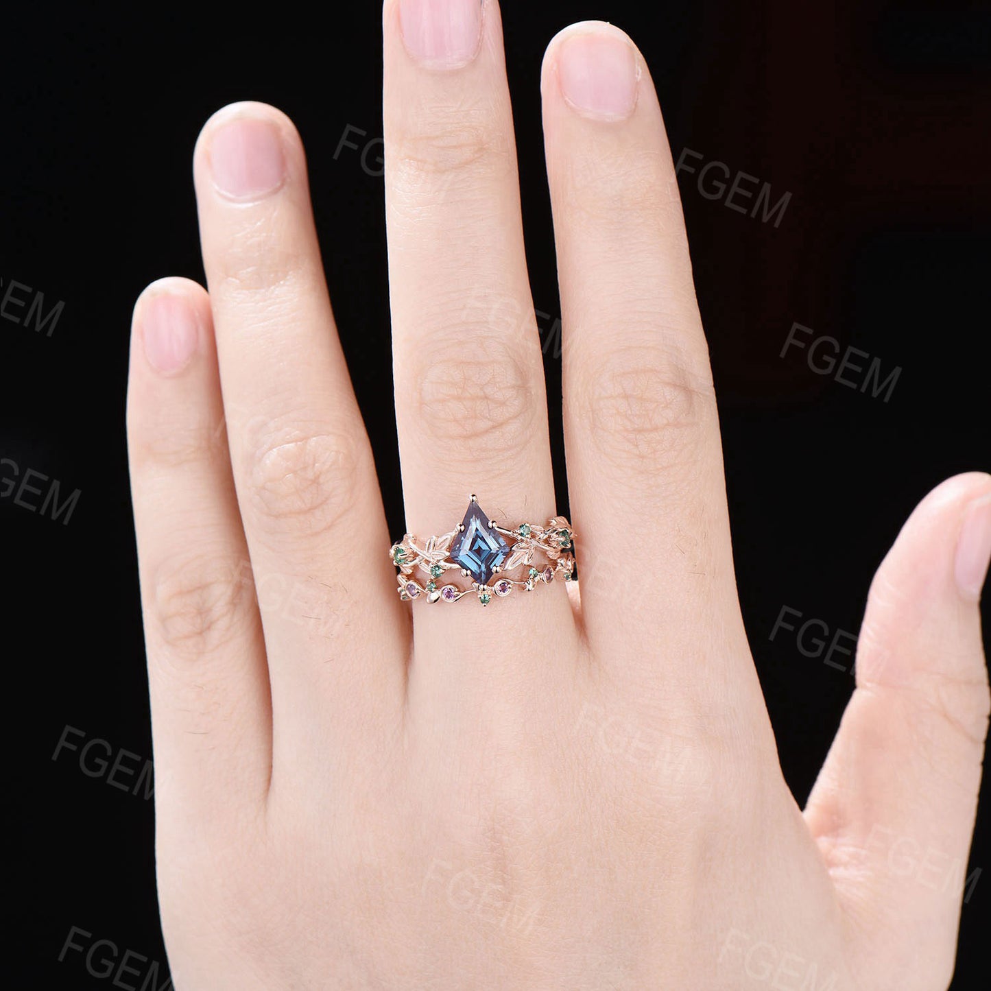 Kite Cut Engagement Ring Color-Change Alexandrite Wedding Ring Set Nature Inspired Alexandrite Leaf Branch Ring Emerald Amethyst Vine Band