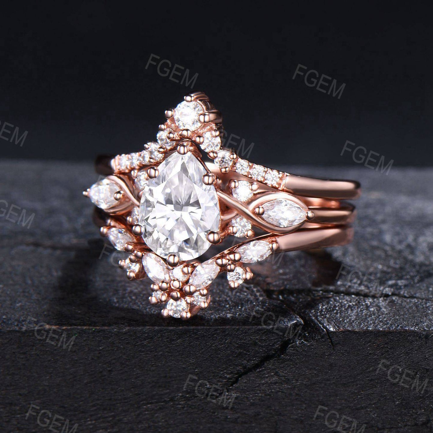 Vintage 1.25CT Pear Shaped Moissanite Engagement Ring Set Art Deco Crown Cluster Rose Gold Ring Women Unique Diamond Wedding Ring Set