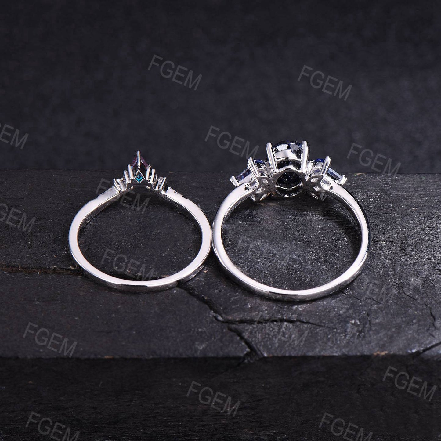 Oval Galaxy Blue Sandstone Engagement Ring Blue Sapphire Kite Alexandrite Cluster Wedding Ring Unique Blue Goldstone Bridal Set Propose Gift