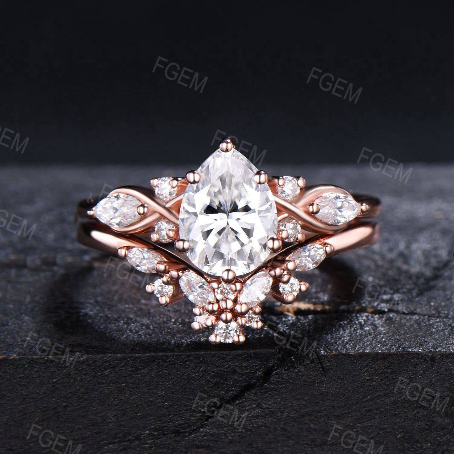 Vintage 1.25CT Pear Shaped Moissanite Engagement Ring Set Art Deco Crown Cluster Rose Gold Ring Women Unique Diamond Wedding Ring Set