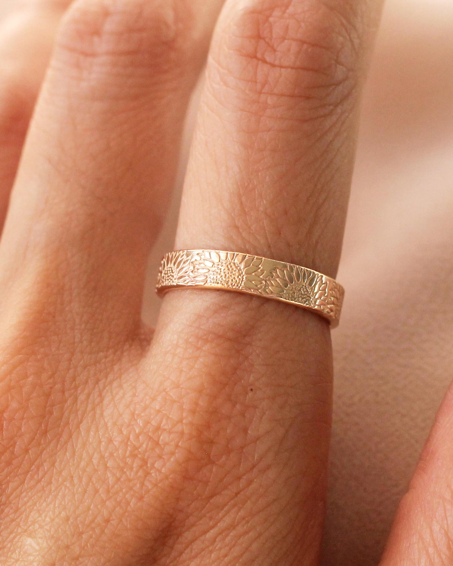10K Gold Sunflower Ring Pattern Engrave Wedding Ring 4mm/5mm/6mm Mens Promise Bridal Ring Birth Flower Ring Plain Band Ring Floral Jewelry