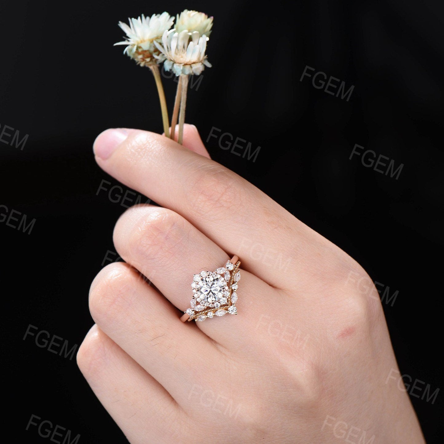 Unique Flower Design Moissanite Diamond Halo Wedding Ring Set 14K Rose Gold Round Moissanite Engagement Ring Vintage Anniversary Gifts