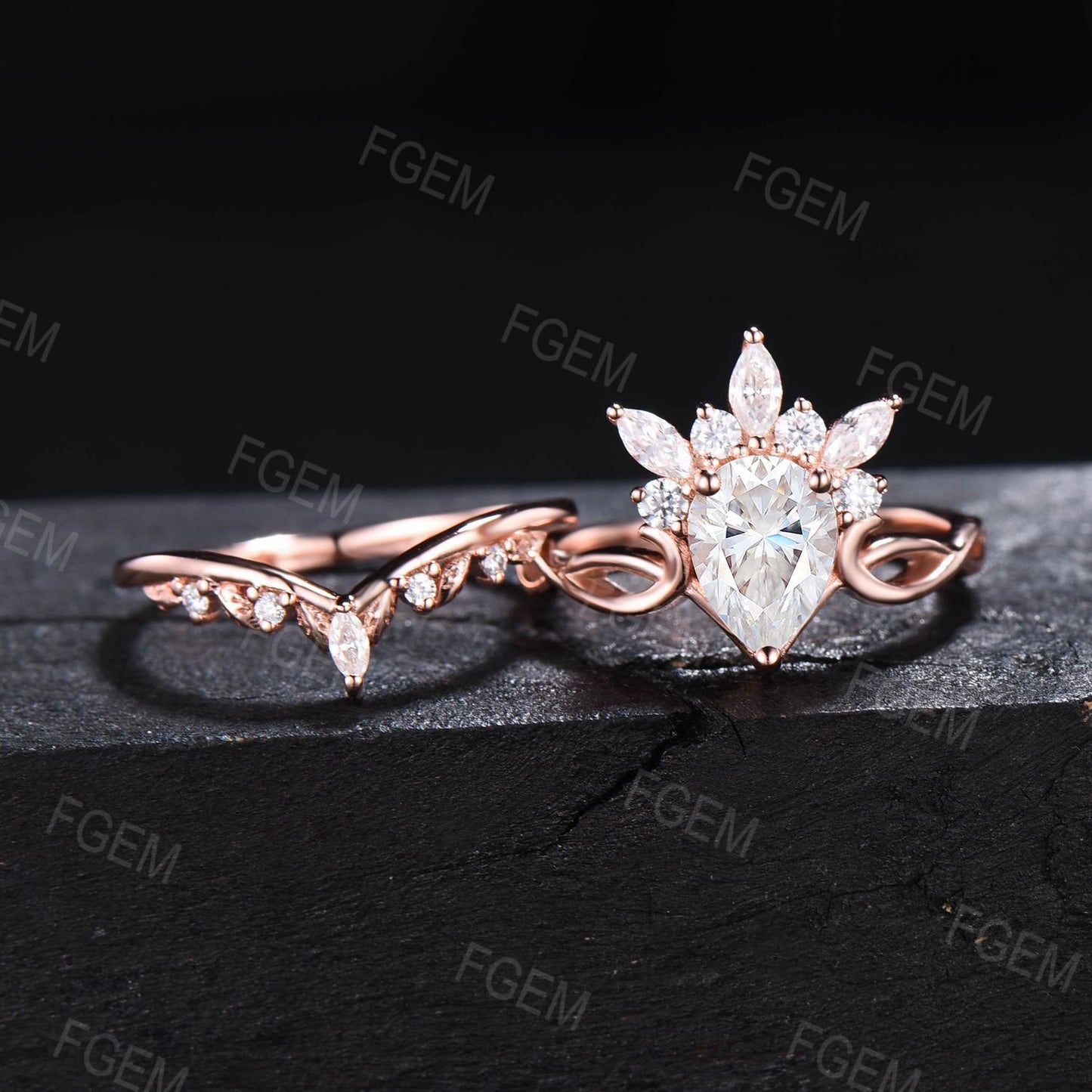 Vintage Pear Shaped Moissanite Engagement Ring Set Art Deco Crown Cluster Rose Gold Ring Women Infinity Diamond Nature Wedding Ring Set Gift