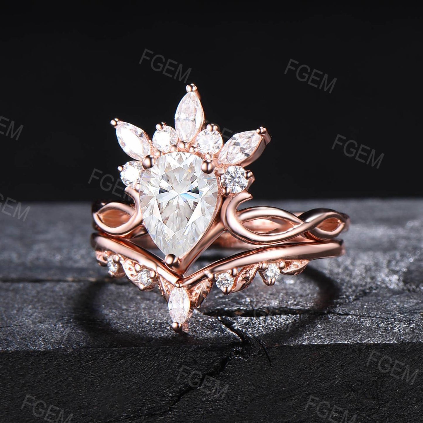 Vintage Pear Shaped Moissanite Engagement Ring Set Art Deco Crown Cluster Rose Gold Ring Women Infinity Diamond Nature Wedding Ring Set Gift