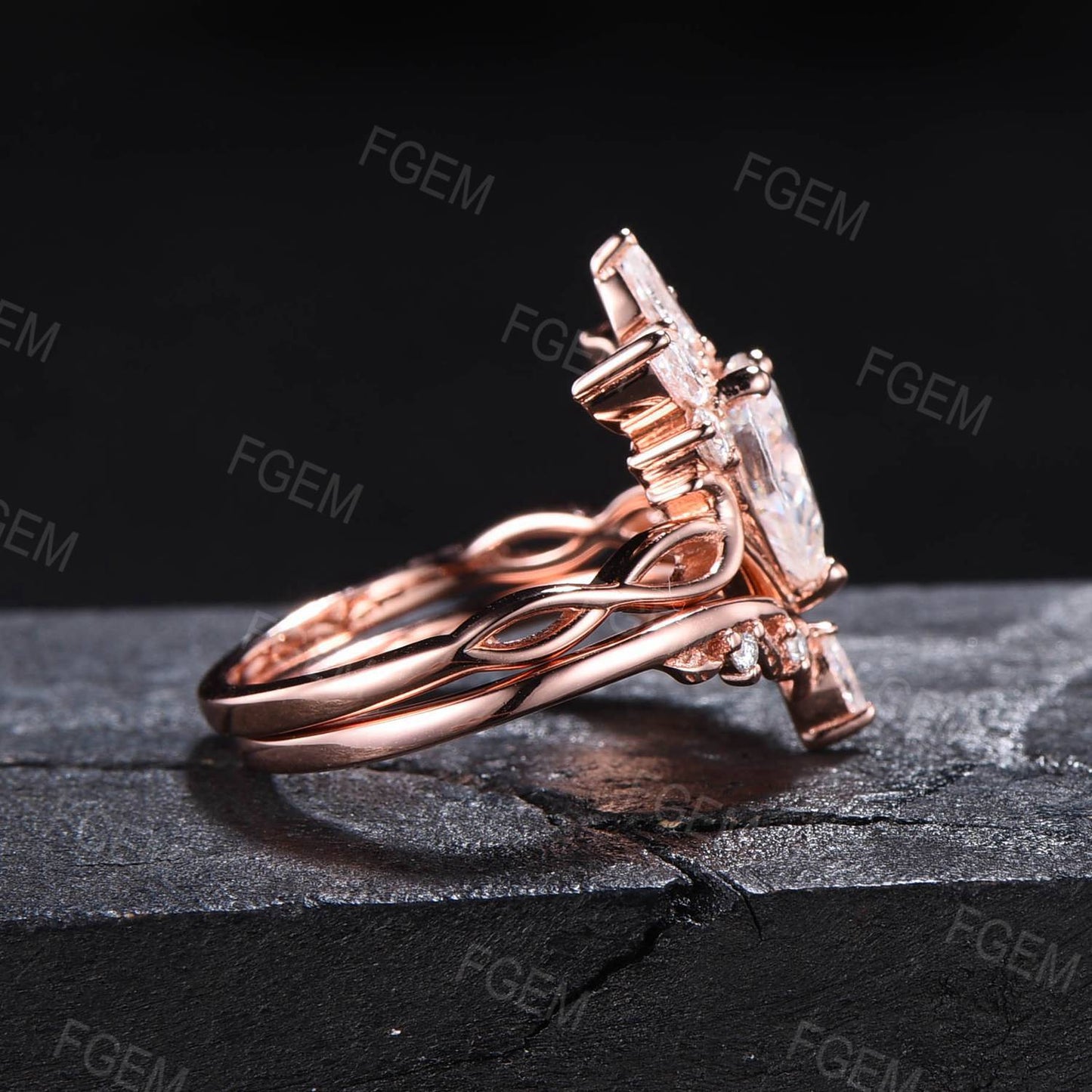 Vintage Pear Shaped Moissanite Engagement Ring Set Art Deco Crown Cluster Rose Gold Ring Women Infinity Diamond Nature Wedding Ring Set Gift