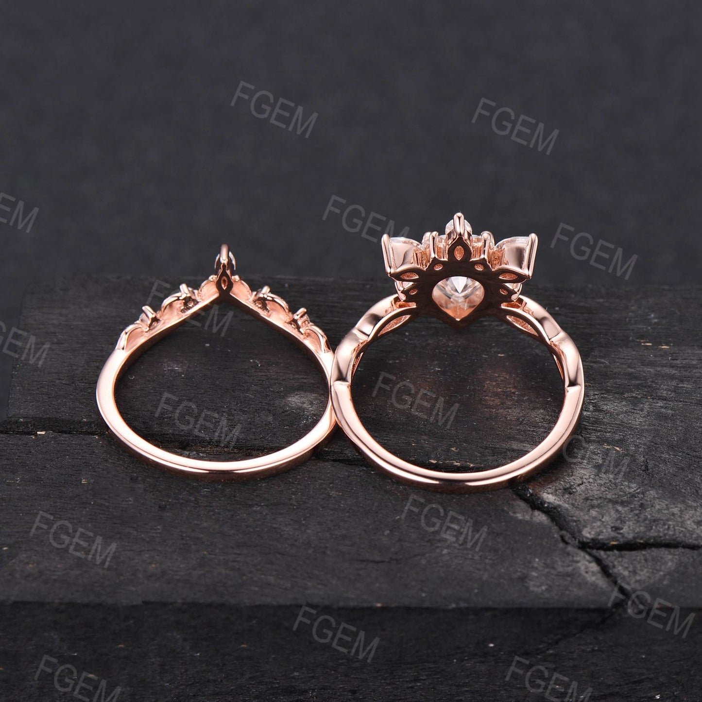 Vintage Pear Shaped Moissanite Engagement Ring Set Art Deco Crown Cluster Rose Gold Ring Women Infinity Diamond Nature Wedding Ring Set Gift