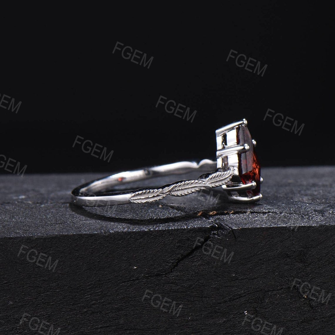 1ct Kite Cut Natural Garnet Ring Kite Shaped Nature Inspired Leaf Band Garnet Solitaire Ring 10K Rose Gold January Birthstone Promise Ring
