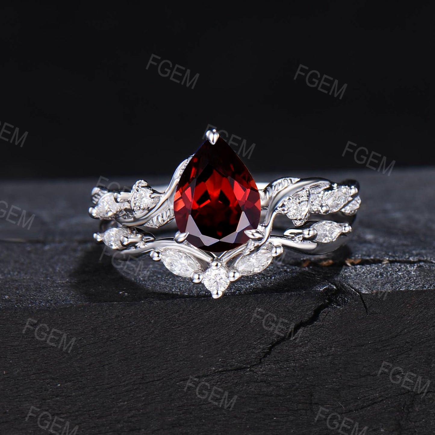 Pear Natural Garnet Engagement Ring Set Nature Inspired Jewelry 14K Rose/Black Gold Twig Vine Red Garnet Bridal Set January Birthstone Gift