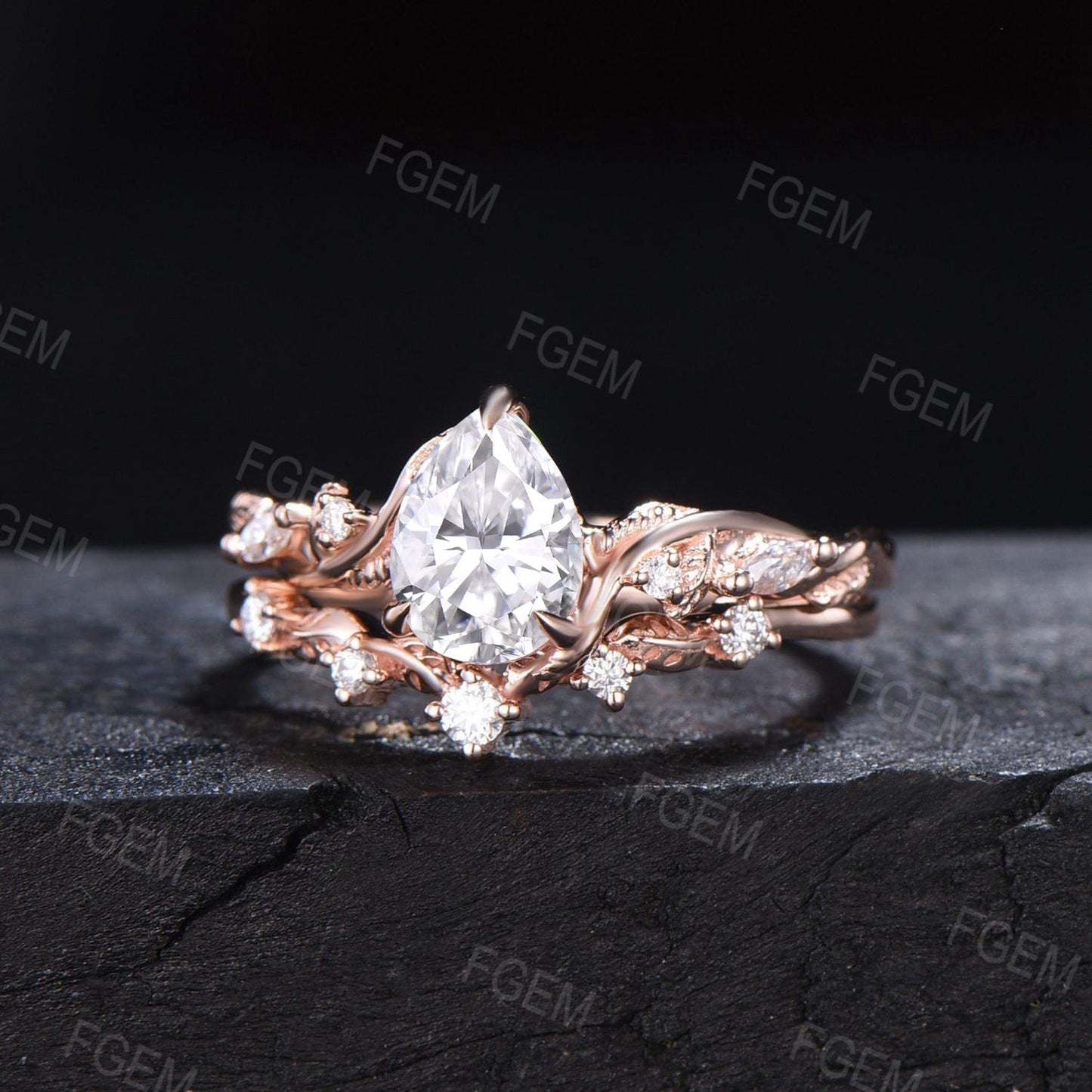 Vintage Pear Cut Diamond Engagement Ring Set 1.25 CTW Lab Grown Diamond IGI Certificate Wedding Ring for Women Unique Nature Inspired Diamond Ring