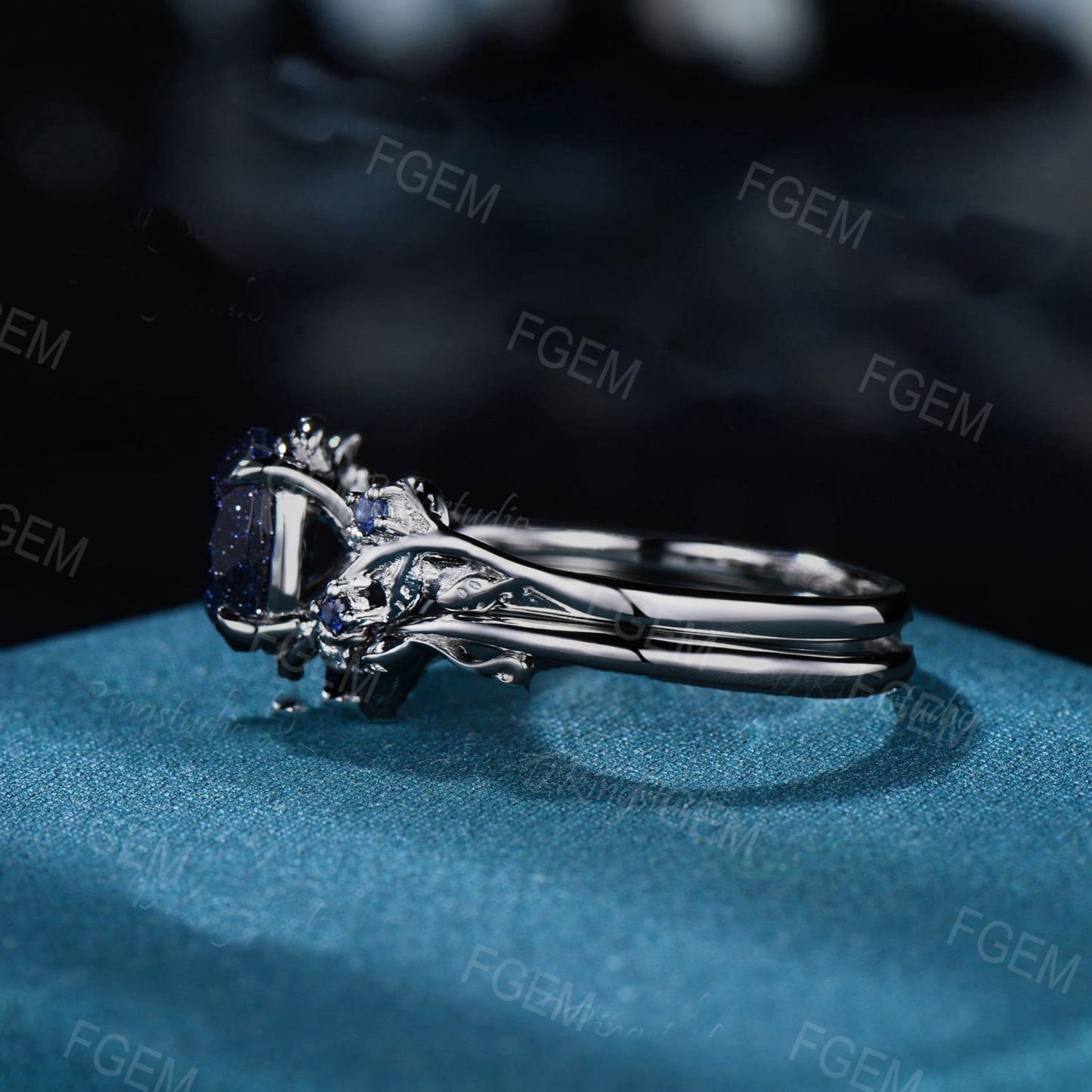 Black Gold Engagement Ring 1.5CT Oval Nature Inspired Starry Sky Galaxy Blue Sandstone Wedding Ring Set Cluster Blue Sapphire Bridal Sets