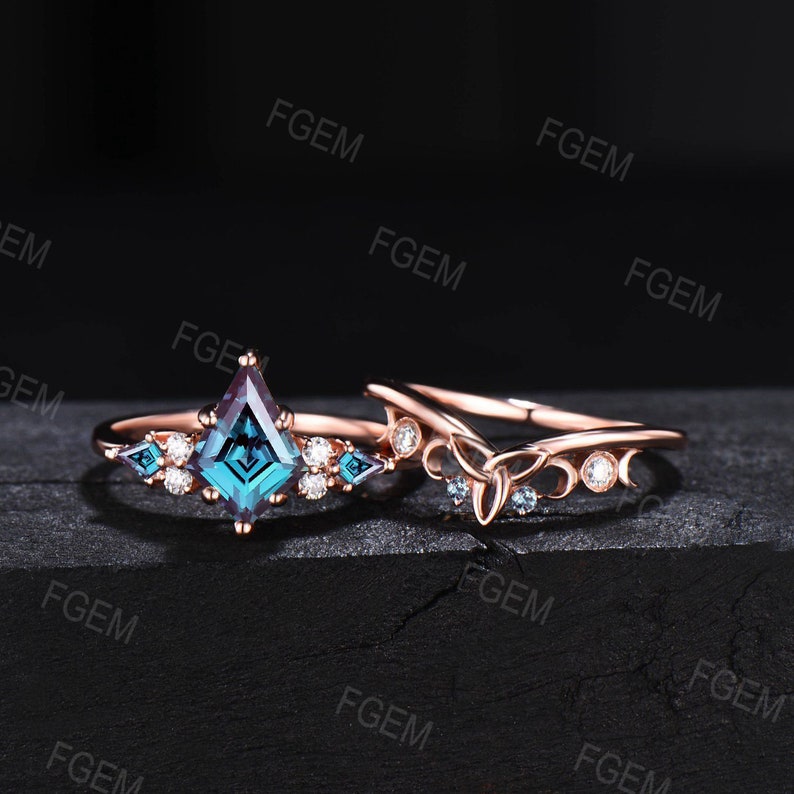 Kite Cut Alexandrite Engagement Ring Set Vintage 14K Rose Gold June Birthstone Celtic Wedding Rings Women Unique Anniversary/Promise Gift
