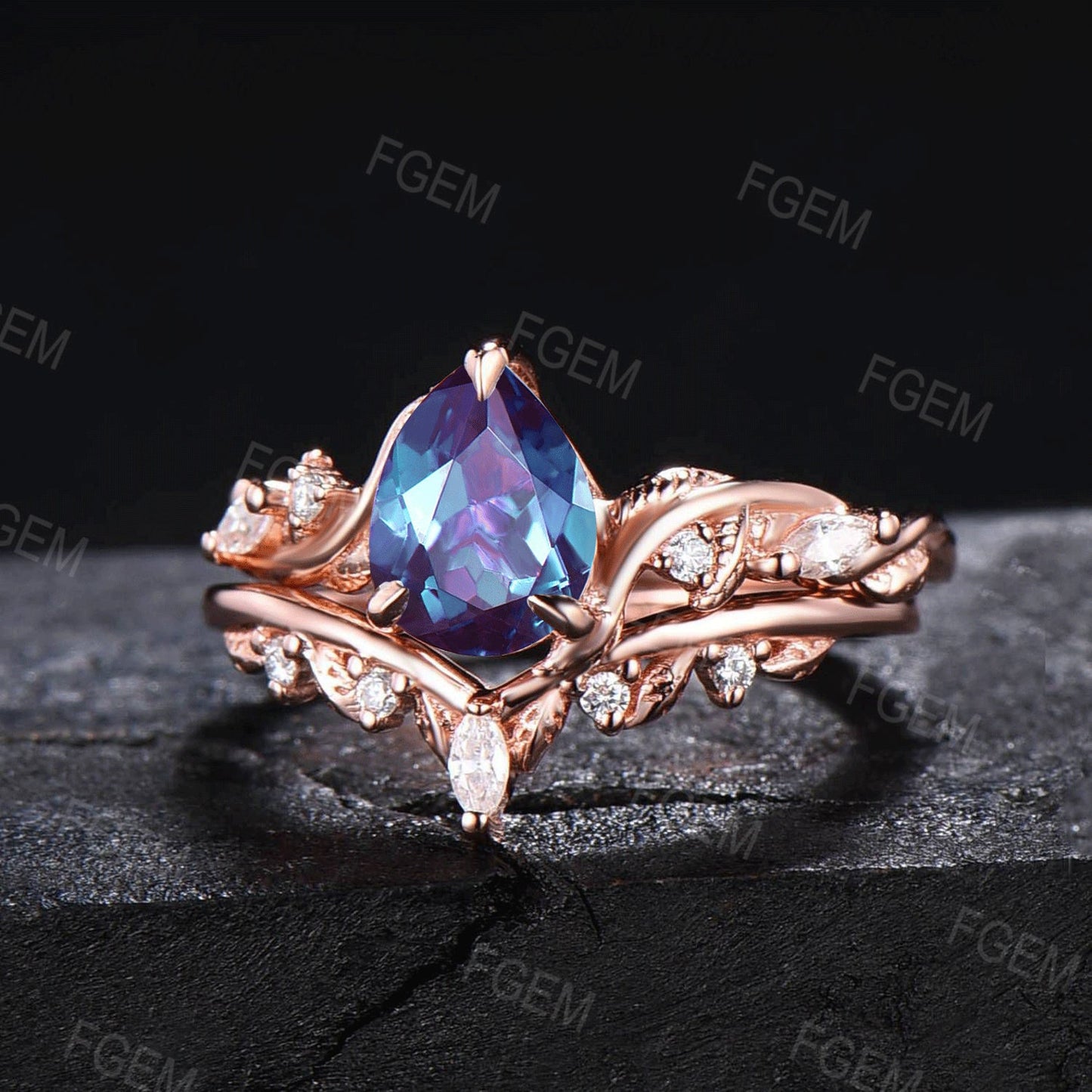 1.25ct Nature Inspired Color-Change Alexandrite Engagement Ring 14K Rose Gold Pear Wedding Ring Set Twisted Vine Leaf Moissanite Bridal Sets