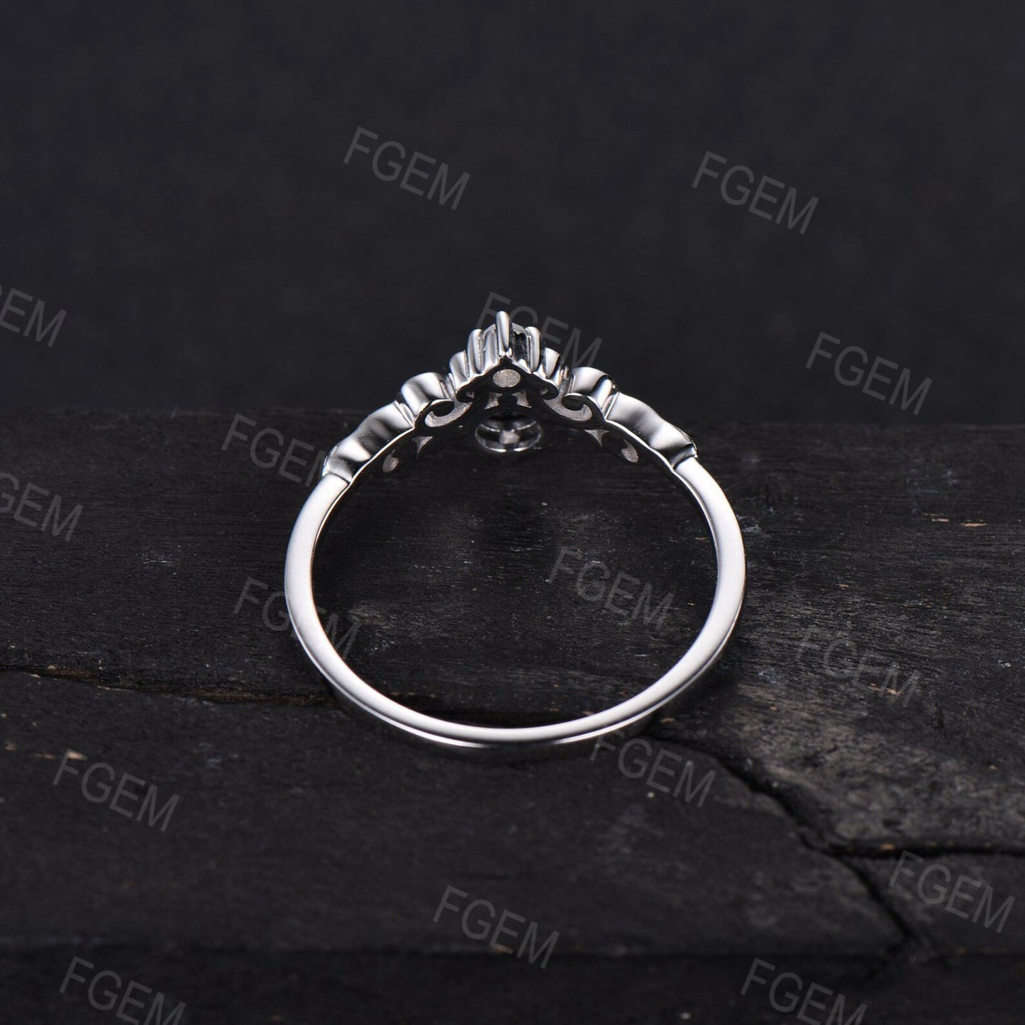 Vintage Pattern 5mm Galaxy Blue Sandstone Round Wedding Ring 10K White Gold Nature Inspired Leaf Blue Goldstone Moonstone Engagement Rings