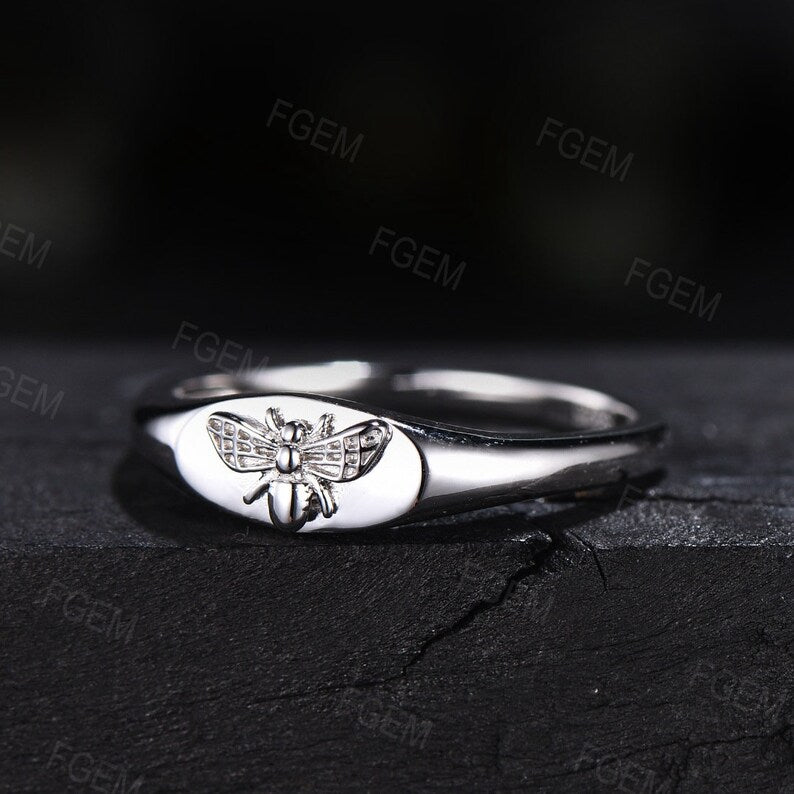 Honey Bee Signet Ring Simple 18K Solid Gold Tiny Bee Ring Personalized Cute Honey Bee Statement Ring Jewelry For Women Girls From Size 4-10
