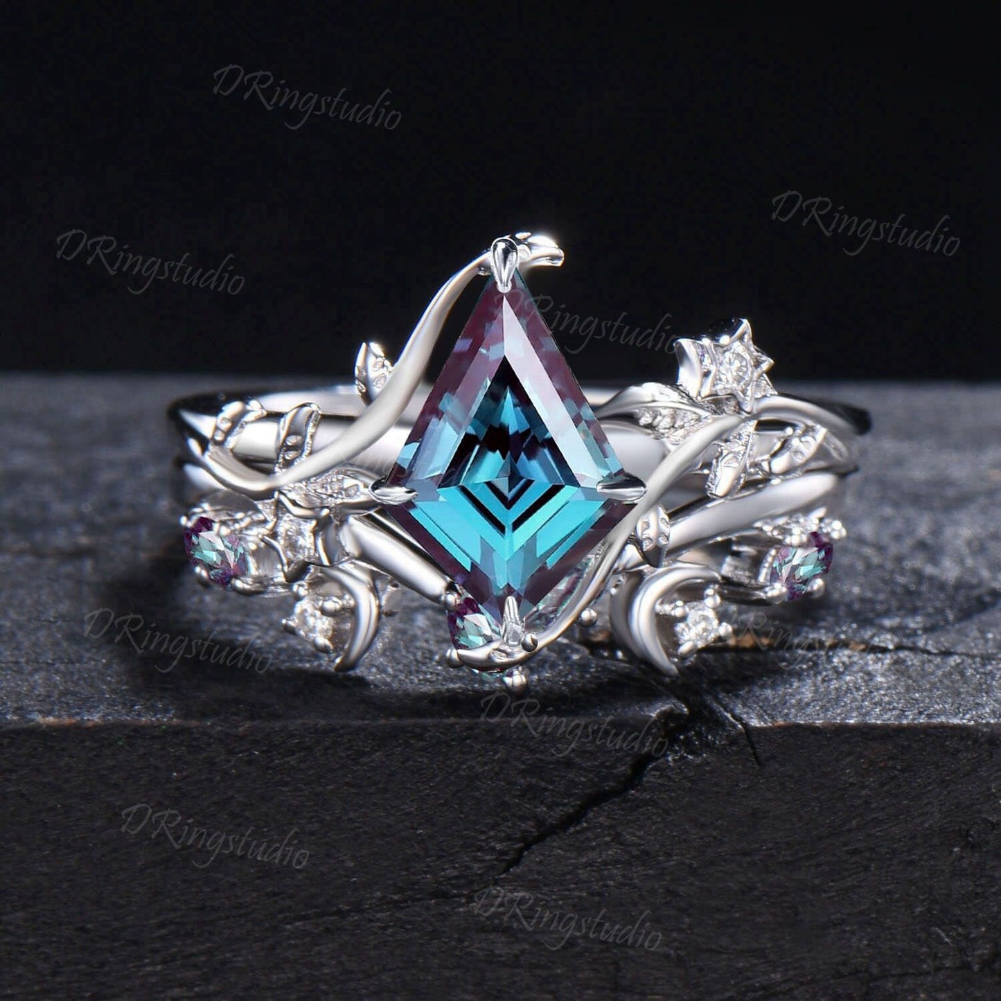 Princess Cut Alexandrite Engagement Ring Set Nature Inspired Black Gold Ring Moon Leaf Moissanite Wedding Ring Set