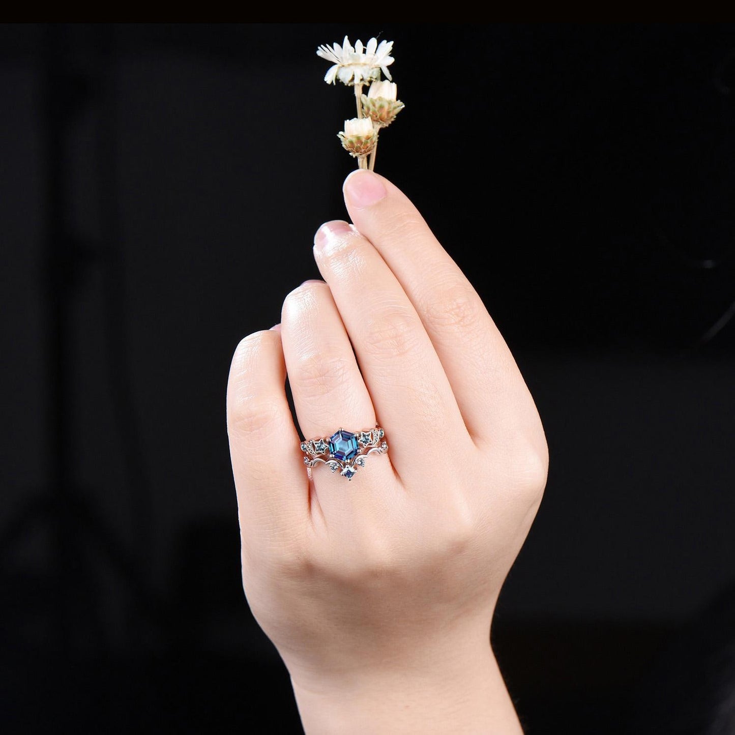 Unique Moon Star Alexandrite Wedding Ring Hexagon Cut Alexandrite Engagement Ring Crescent Moon 2pcs Bridal Ring Set Proposal Gift for Women