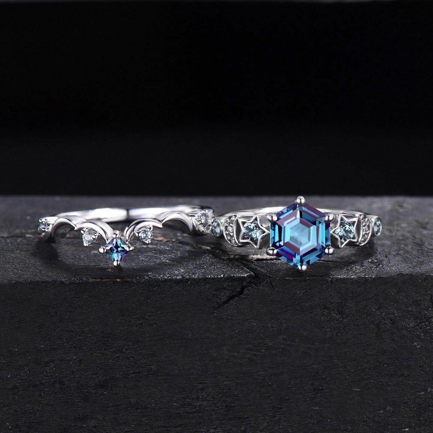 Unique Moon Star Alexandrite Wedding Ring Hexagon Cut Alexandrite Engagement Ring Crescent Moon 2pcs Bridal Ring Set Proposal Gift for Women