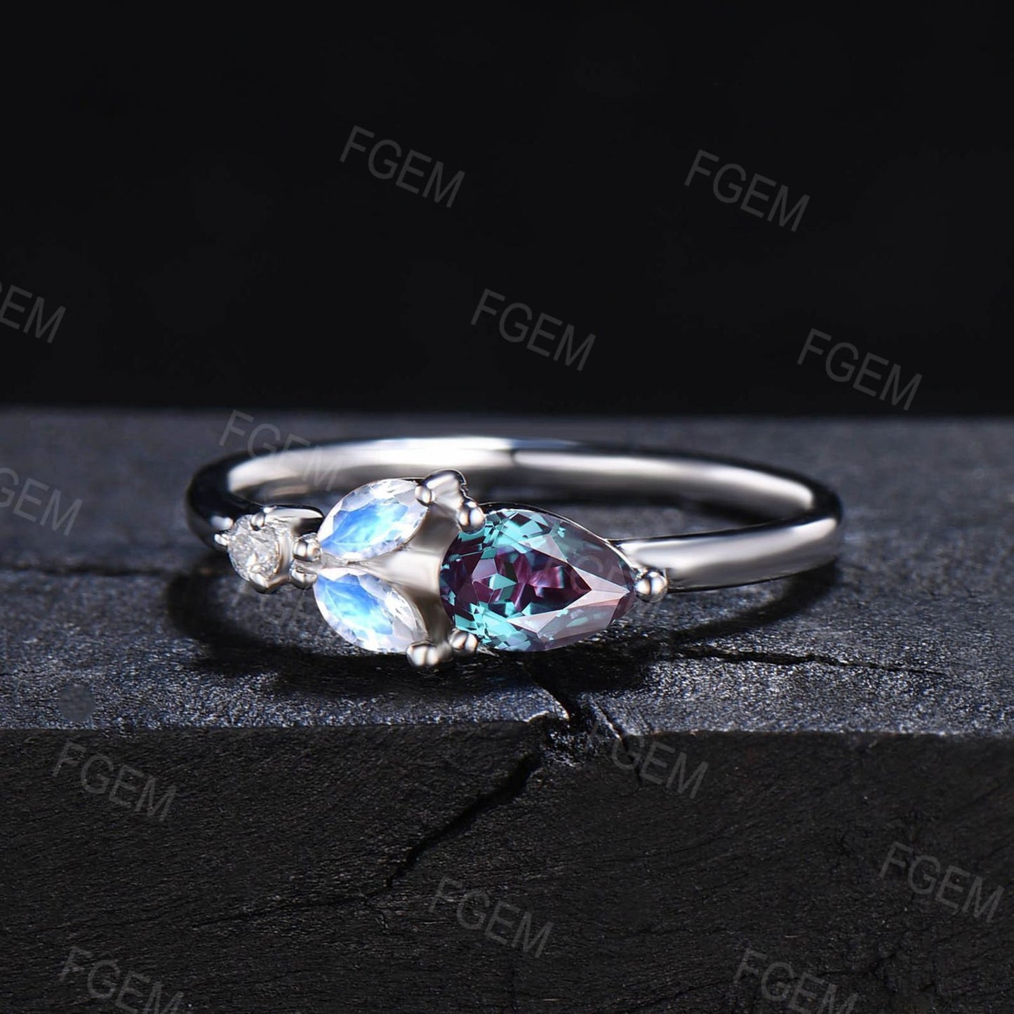 Dainty Alexandrite Moonstone Ring Rose Gold June Birthstone Ring Women Color-Change Alexandrite Engagement Rings Birthday Anniversary Gifts