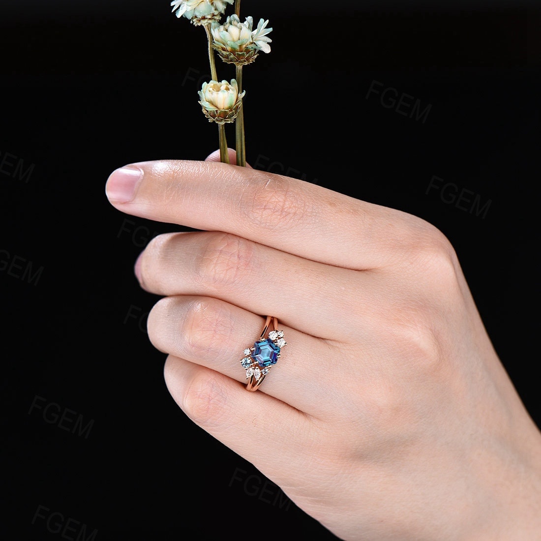 June Birthstone Ring for Women Color Change Alexandrite Cluster Engagement Ring Anniversary Gift For Her Split Shank Moissanite Wedding Ring