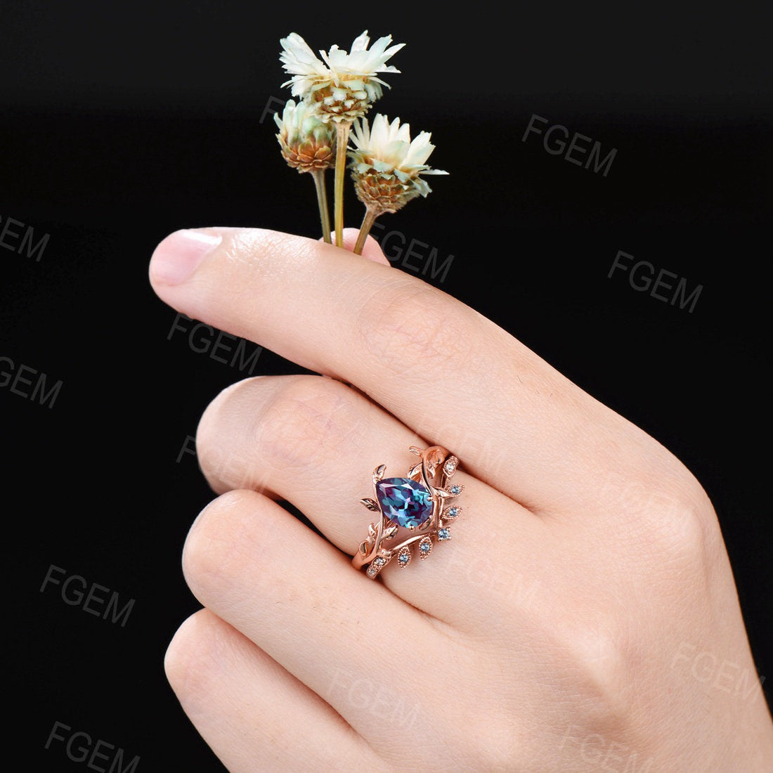 Nature Inspired Alexandrite Engagement Ring Set 10K/14K/18K Rose Gold 1.25ct Pear Shaped Leaf Solitaire Ring Alexandrite Leaves Wedding Ring