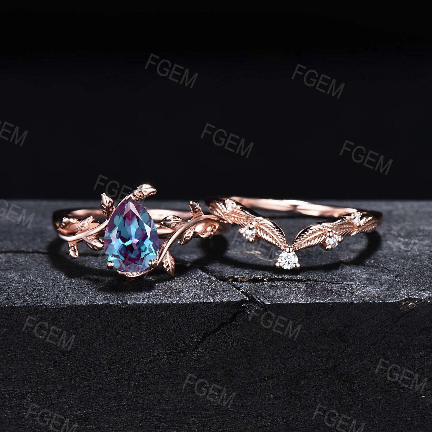 Nature Engagement Ring Set 1.25ct Pear Shaped Solitaire Alexandrite Ring Set Leaf Wedding Ring Unique June Birthstone Jewelry Gift for Women