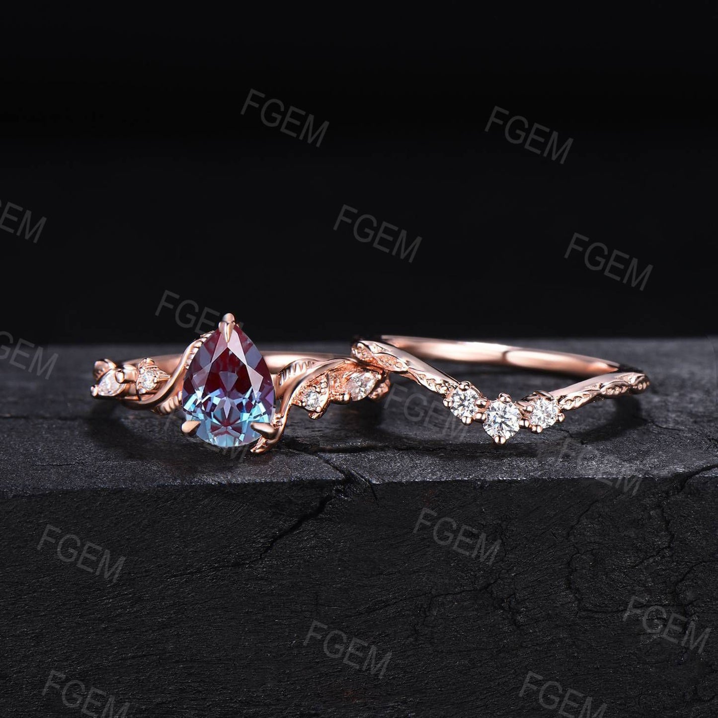 Twig Alexandrite Engagement Ring Set June Birthstone 1.25ct Pear Color-Change Alexandrite Ring Moissanite Vine Leaves Twisted Wedding Ring