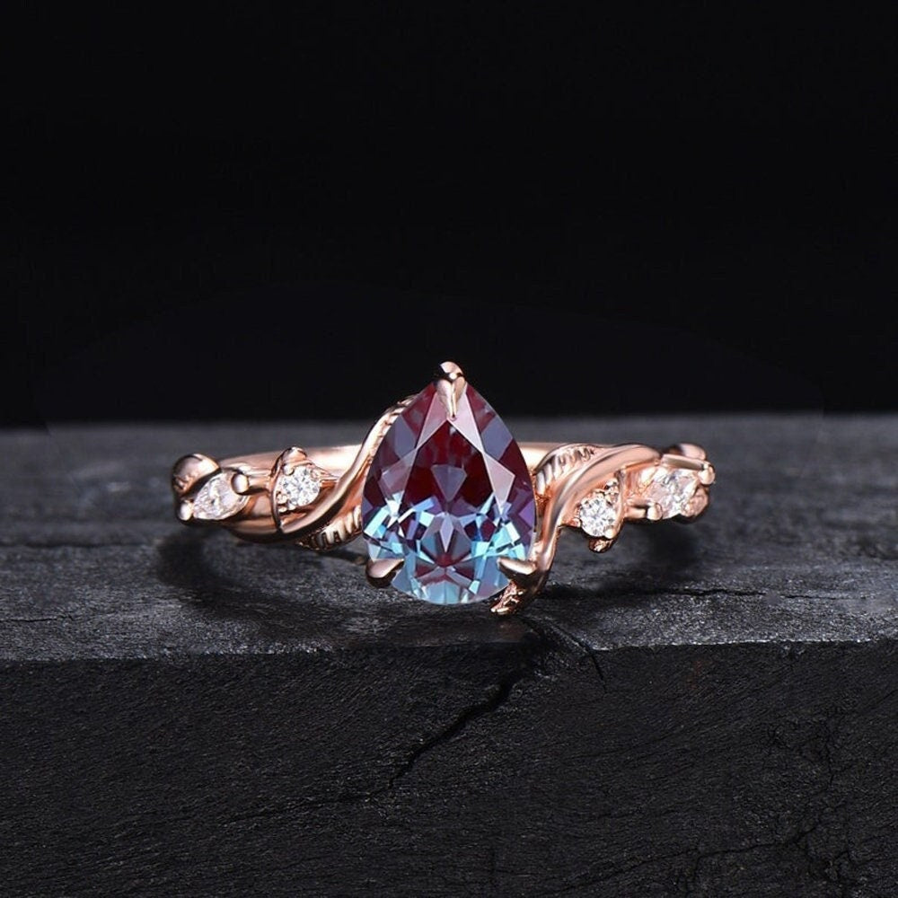Nature Inspired Leaf Alexandrite Engagement Ring 1.25ct Pear Shaped Color-Change Alexandrite Ring Moissanite Vine Twig Twisted Wedding Ring