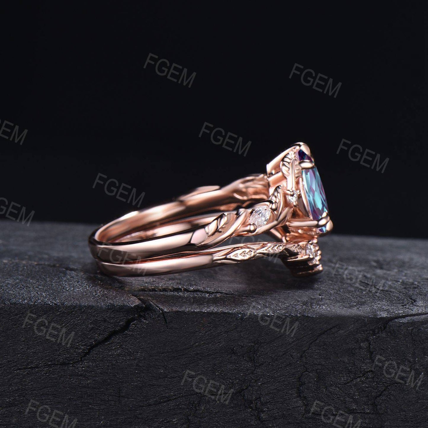 Nature Inspired Alexandrite Ring Set 1.5ct Oval Cut Color-Change Alexandrite Engagement Ring Leaf Ring Set Moissanite Vine Wedding Ring Gift