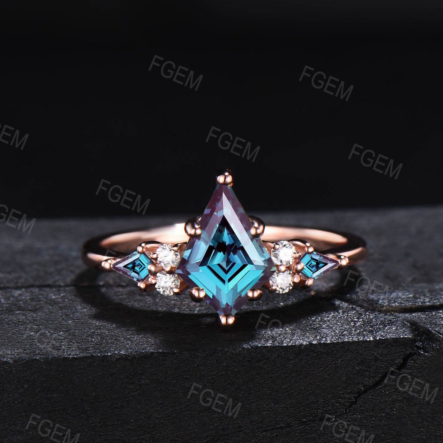 Kite Cut Alexandrite Engagement Ring Set Vintage 14K Rose Gold June Birthstone Celtic Wedding Rings Women Unique Anniversary/Promise Gift