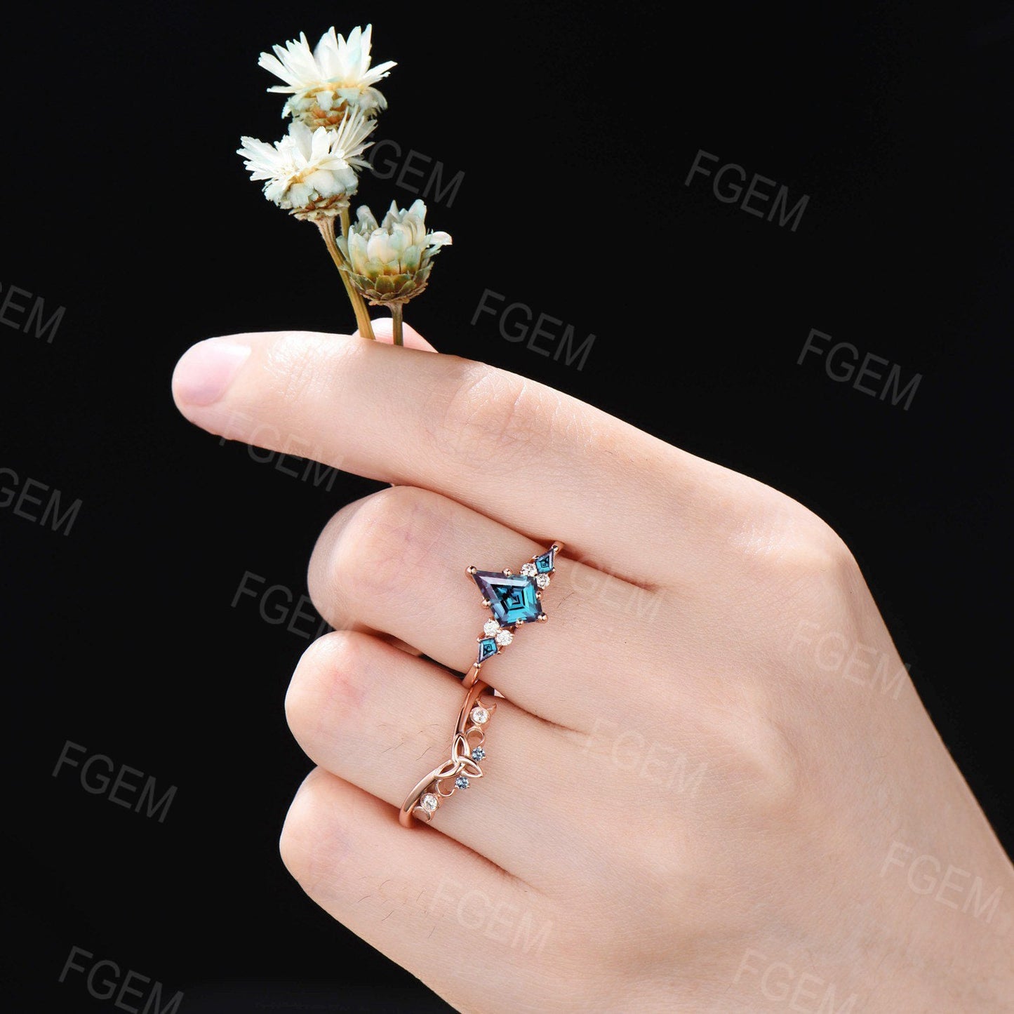 Kite Cut Alexandrite Engagement Ring Set Vintage 14K Rose Gold June Birthstone Celtic Wedding Rings Women Unique Anniversary/Promise Gift