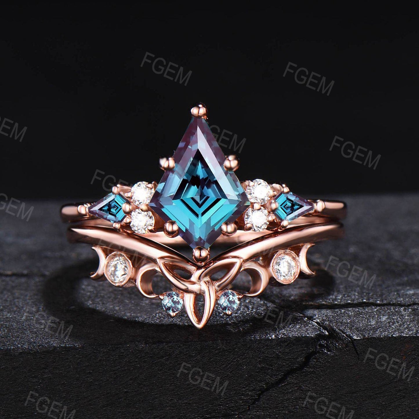 Kite Cut Alexandrite Engagement Ring Set Vintage 14K Rose Gold June Birthstone Celtic Wedding Rings Women Unique Anniversary/Promise Gift