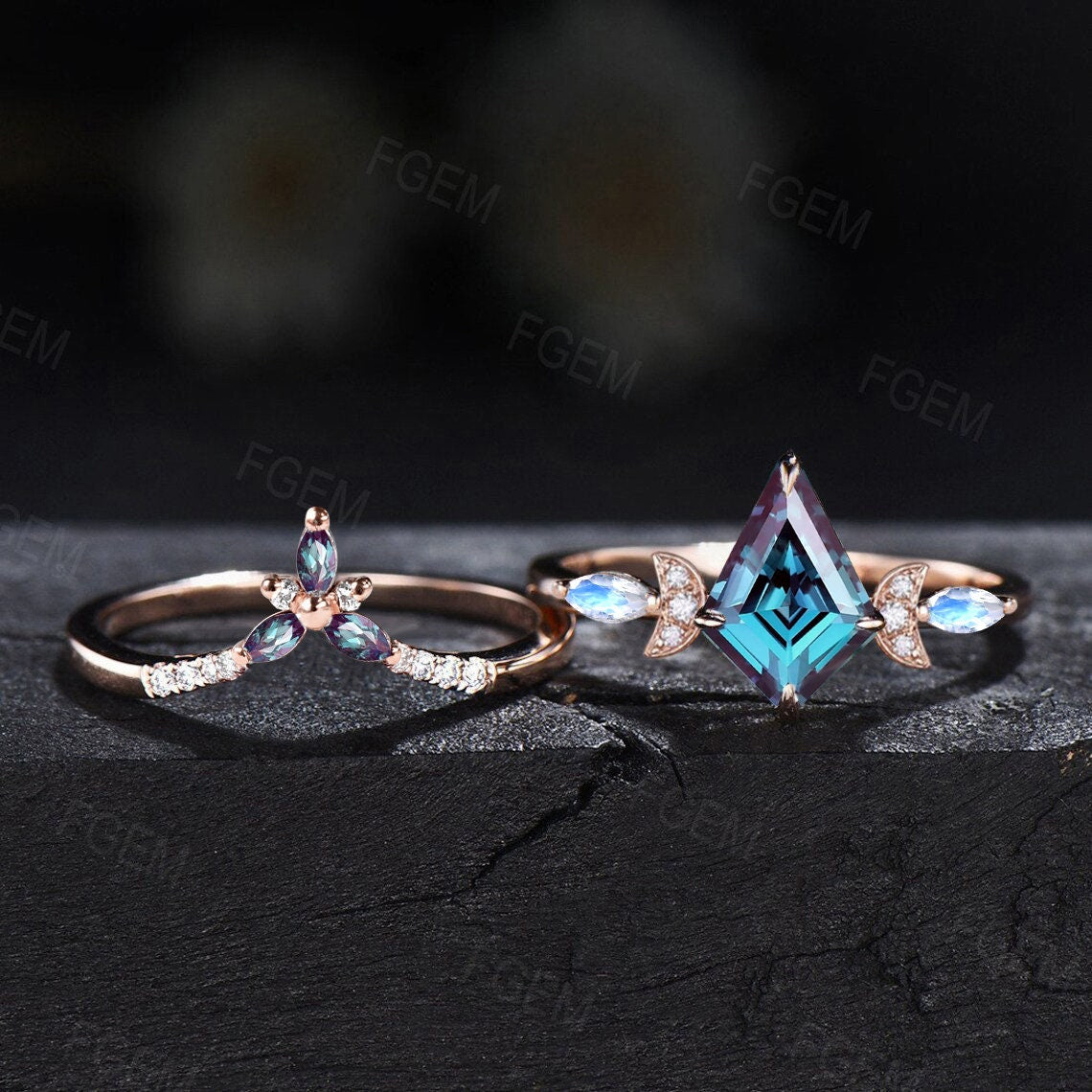 Moon Alexandrite Engagement Ring Rose Gold Vintage Alexandrite Moonstone Ring Kite Alexandrite Bridal Set Moissanite Celestial Promise Ring