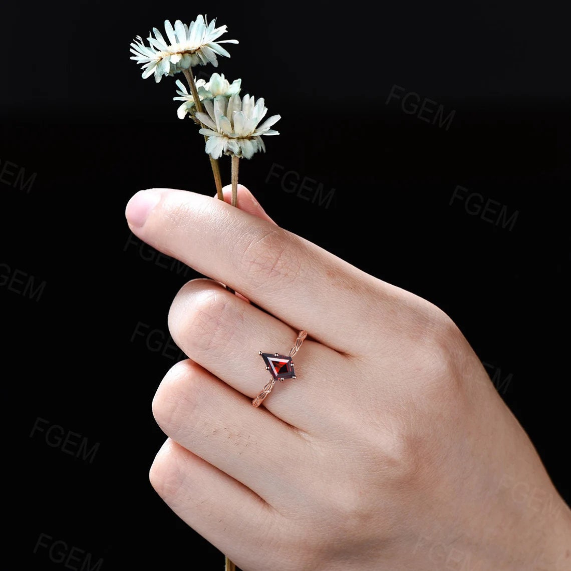 1ct Kite Cut Natural Garnet Ring Kite Shaped Nature Inspired Leaf Band Garnet Solitaire Ring 10K Rose Gold January Birthstone Promise Ring