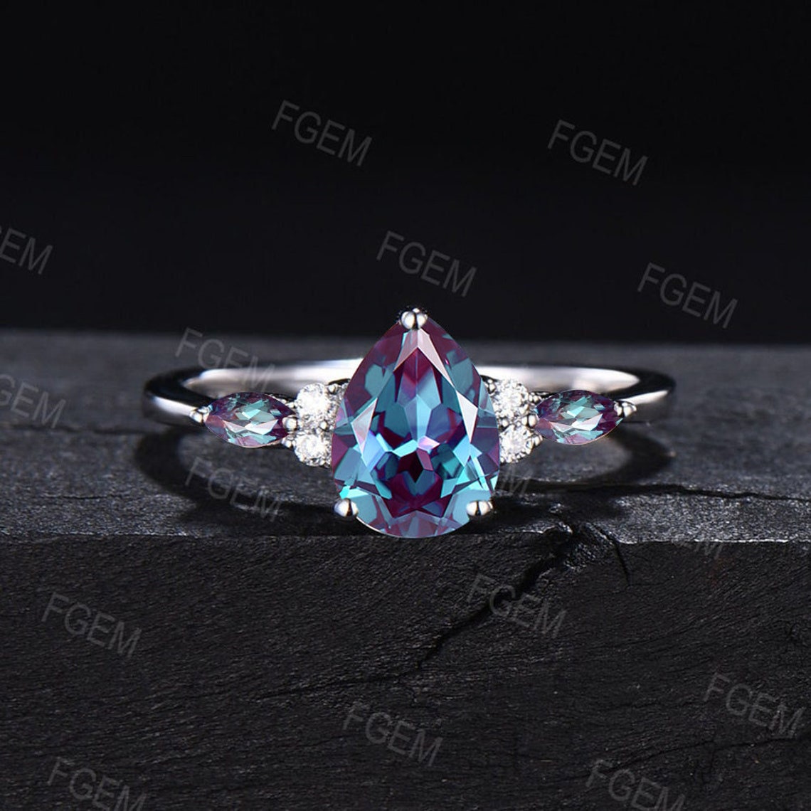 Unique Alexandrite Ring Set Rose Gold Vintage 1.25ct Pear Alexandrite Moissanite Ring Set Curve Wedding Band Personalized Anniversary Gifts