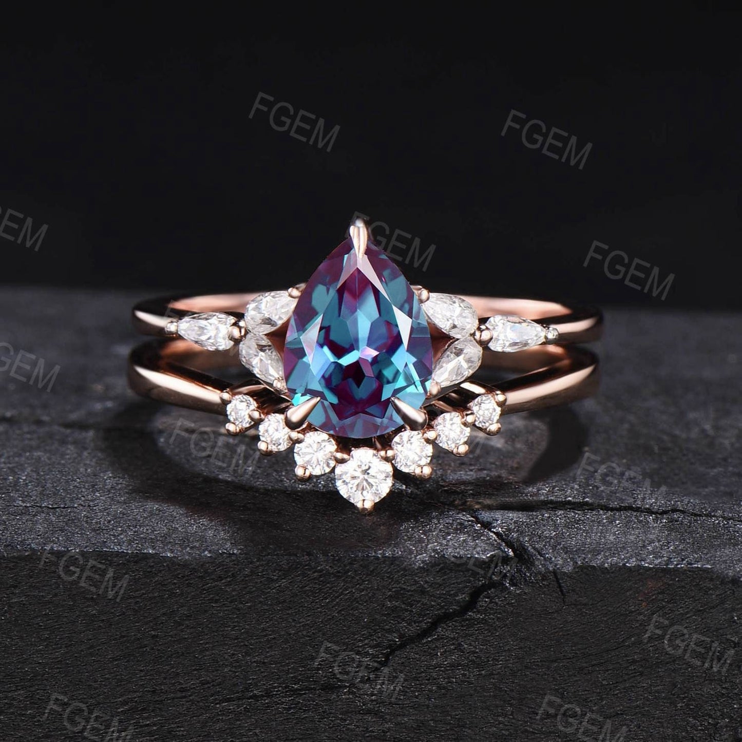 1.25ct Pear Shaped Alexandrite Ring Set June Birthstone Wedding Ring Alexandrite Cluster Engagement Ring Unique Birthday/Promise Gift Women