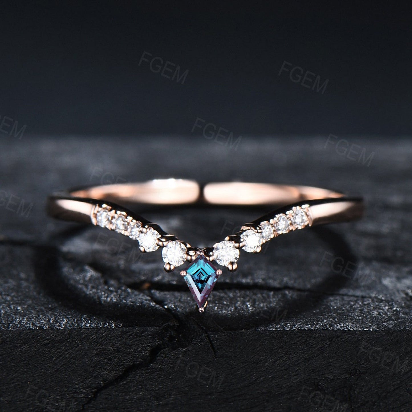 Kite Alexandrite Curve Wedding Band Art Deco Dainty Vintage Rose Gold Chevron Band Moissanite Matching Stacking Band Unique Anniversary Ring