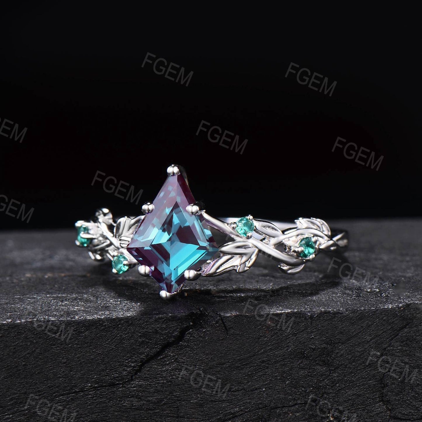 Nature Inspired Color-Change Alexandrite Ring Kite Cut Alexandrite Engagement Ring Leaf Vine Emerald Wedding Ring Unique Promise Ring Women
