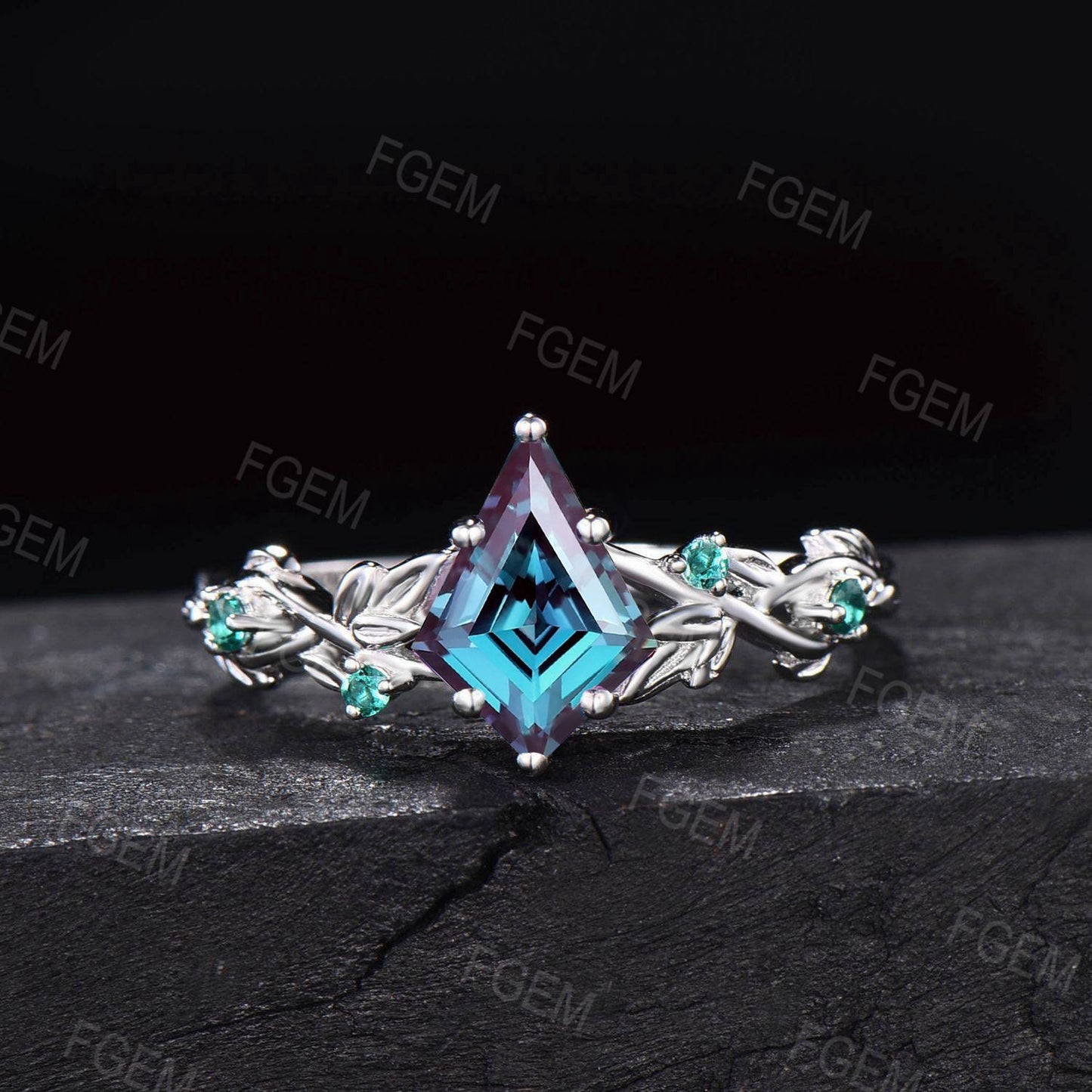Nature Inspired Color-Change Alexandrite Ring Kite Cut Alexandrite Engagement Ring Leaf Vine Emerald Wedding Ring Unique Promise Ring Women
