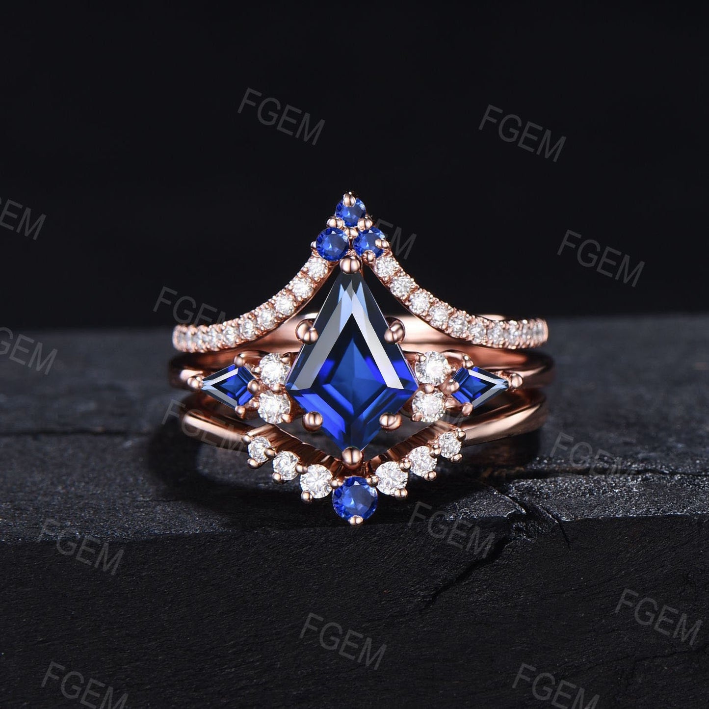 Kite Cut Blue Sapphire Moissanite Engagement Ring Set Vintage Kite Bridal Set September Birthstone Wedding Ring Blue Gemstone Ring for Women