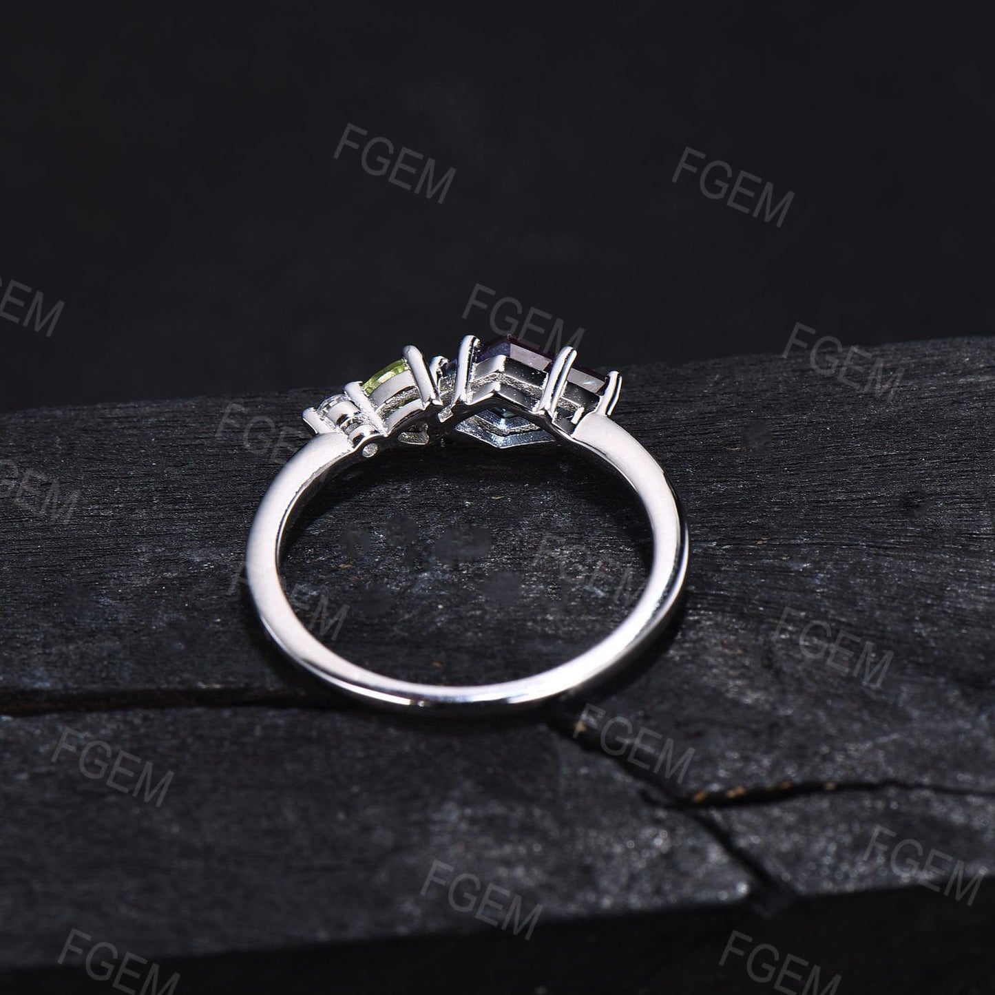 Unique Minimalist Kite Cut Color-Change Alexandrite Promise Ring Dainty Peridot Moissanite Ring June Birthstone Wedding Ring Birthday Gifts