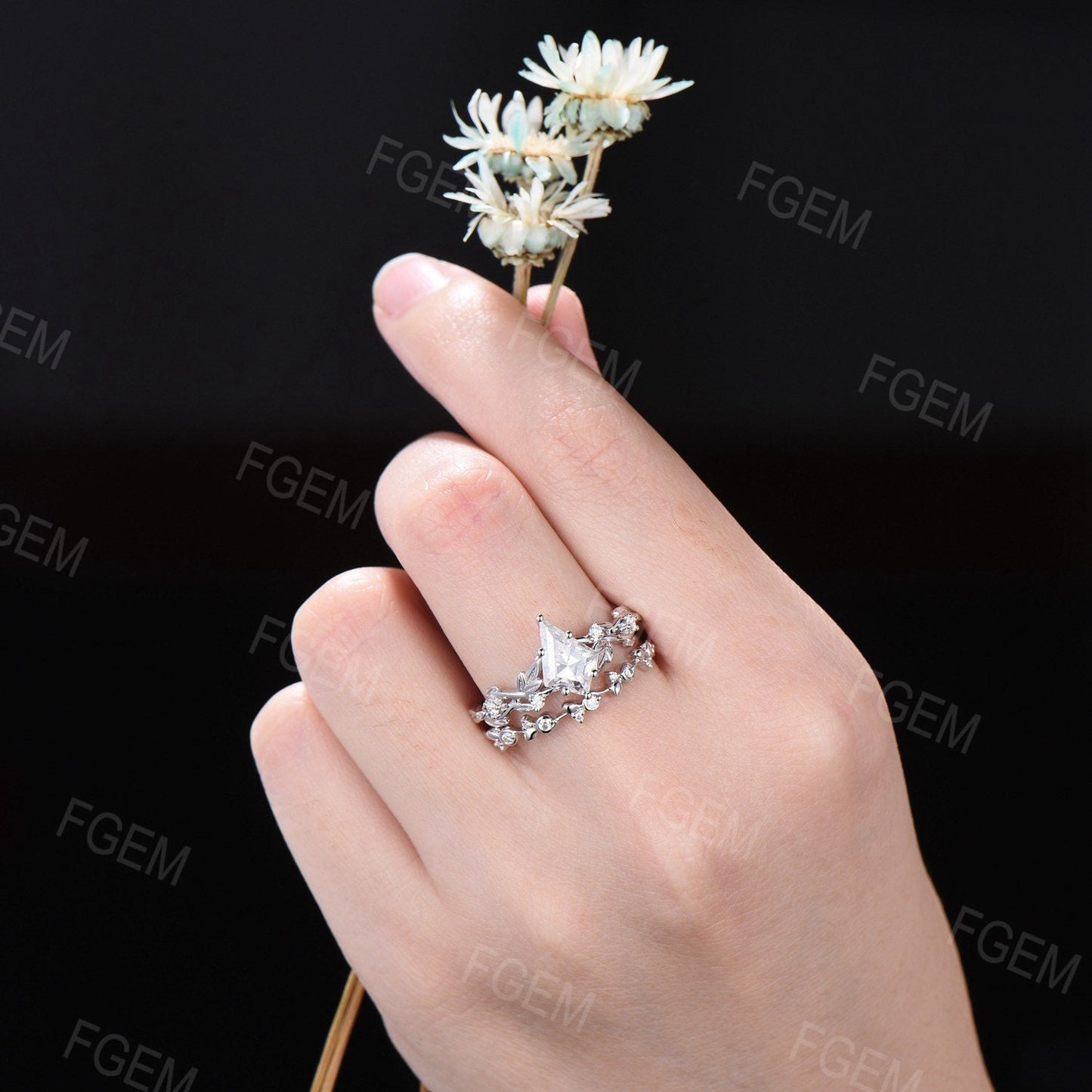 Nature Inspired Moissanite Engagement Ring Set Twist Band Kite Shaped Moissanite Diamond Wedding Ring Set Twig Vine Ring Branch Bridal Set