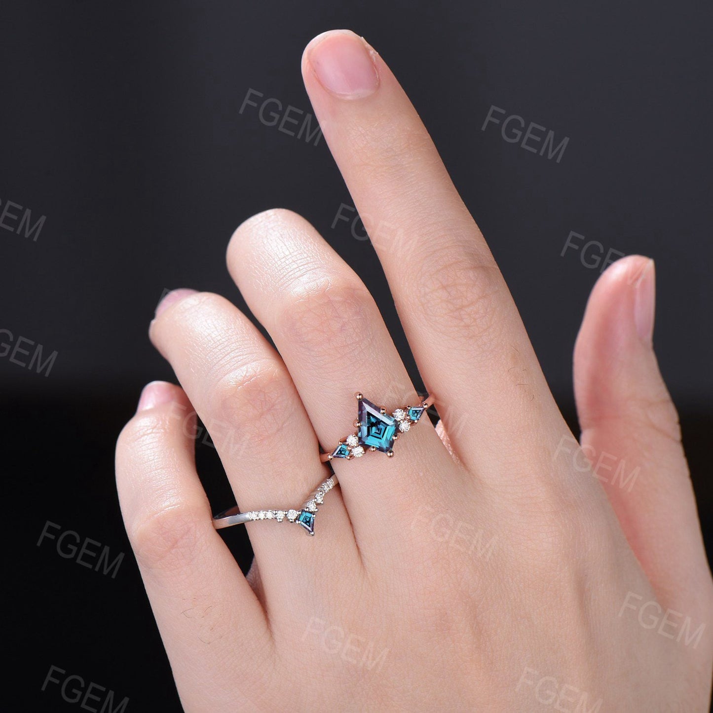 Unique June Birthstone Wedding Ring Set Vintage 10K/14K/18K White Gold Kite Cut Alexandrite Moissanite Bridal Set Anniversary/Promise Gifts
