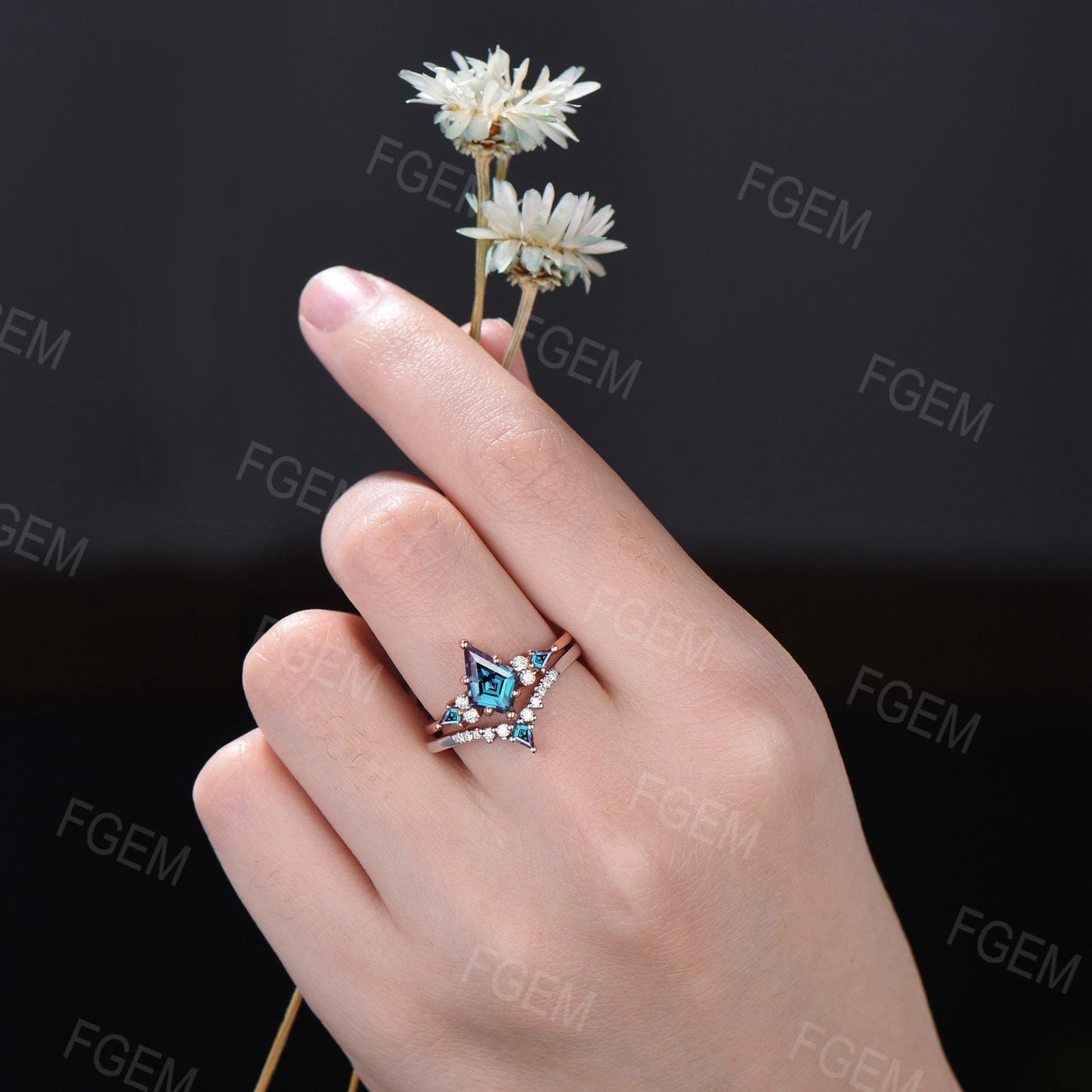 Unique June Birthstone Wedding Ring Set Vintage 10K/14K/18K White Gold Kite Cut Alexandrite Moissanite Bridal Set Anniversary/Promise Gifts