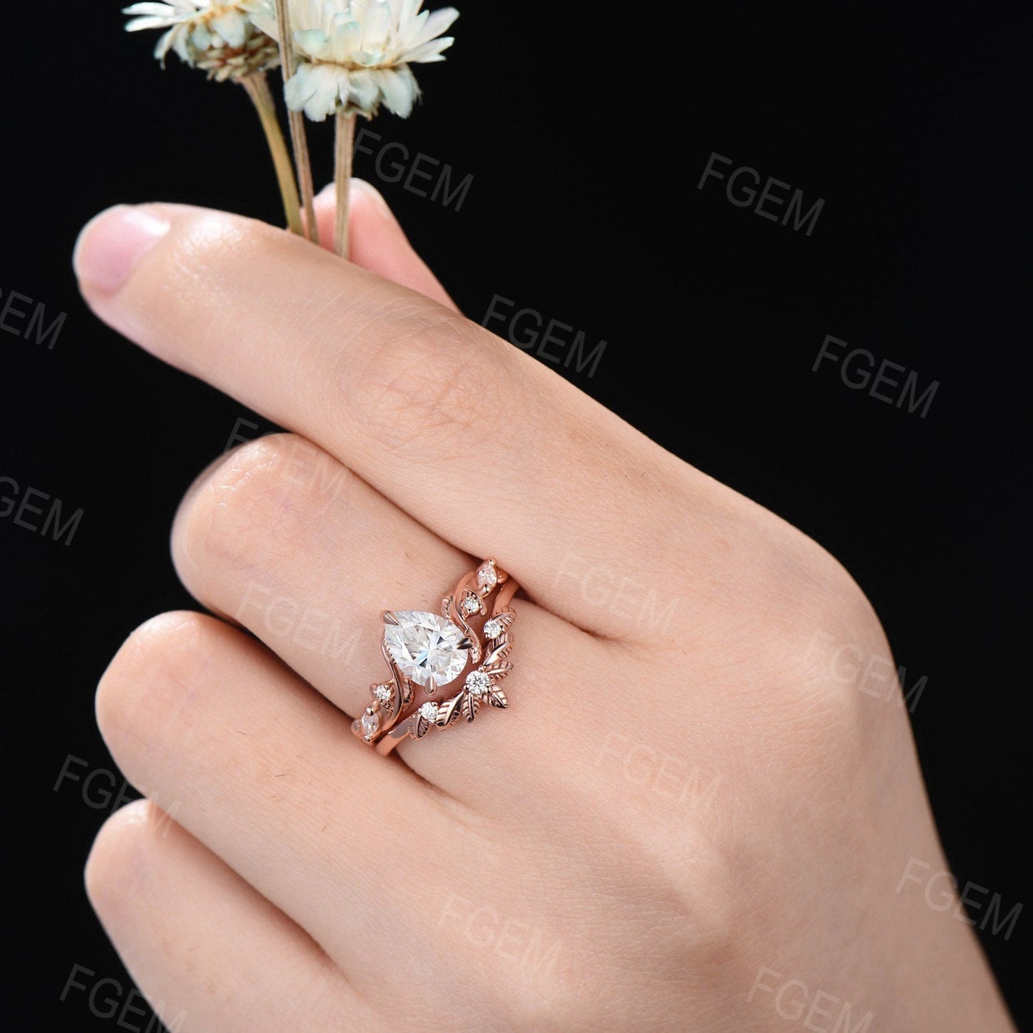 Twist Vine Moissanite Engagement Ring Nature Inspired 1.25ct Pear Cut Moissanite Diamond Wedding Ring Set Leaf Branch Moissanite Bridal Set