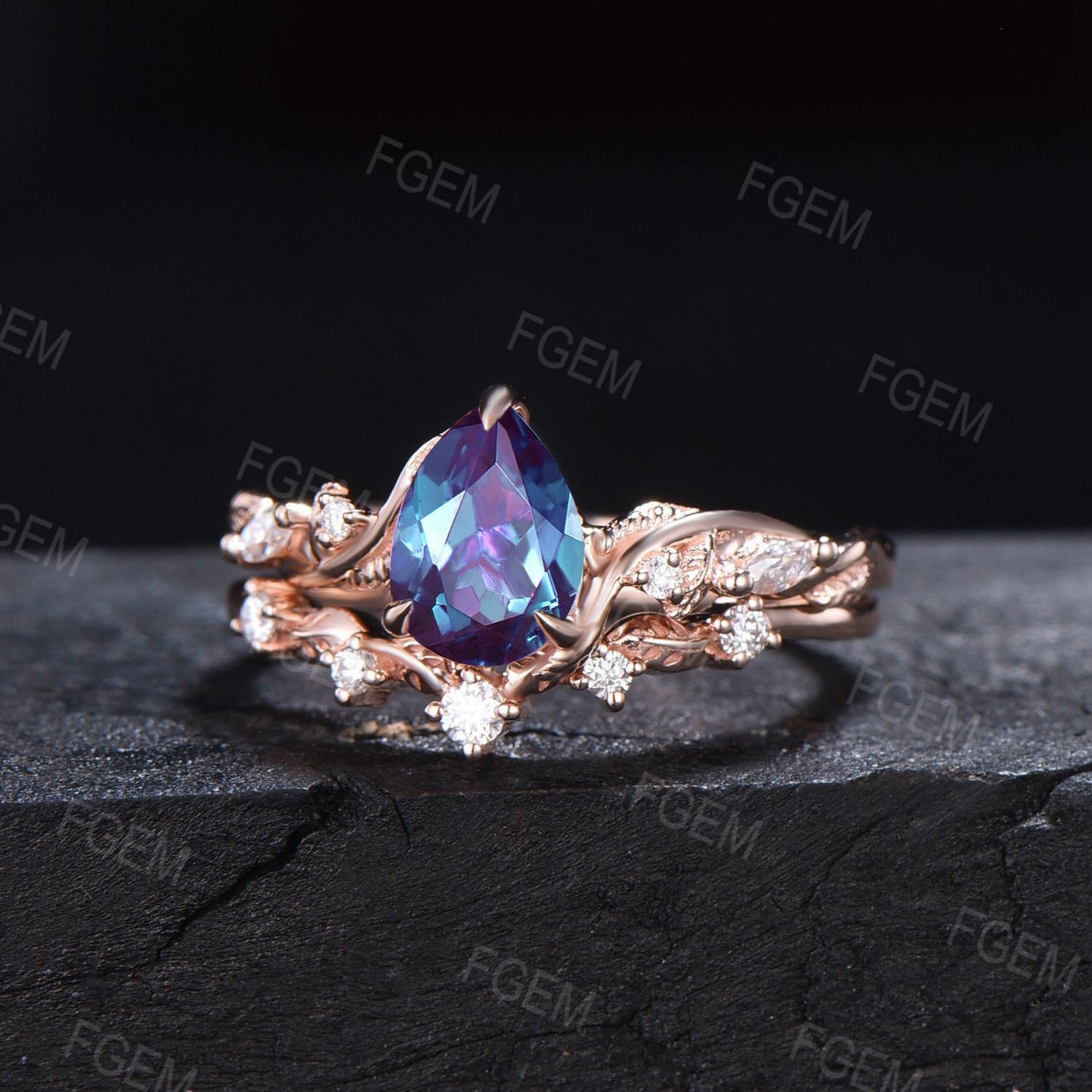Nature Inspired Color-Change Alexandrite Moissanite Bridal Set 14K Rose Gold Branch Pear Alexandrite Wedding Ring Cluster Moissanite Rings