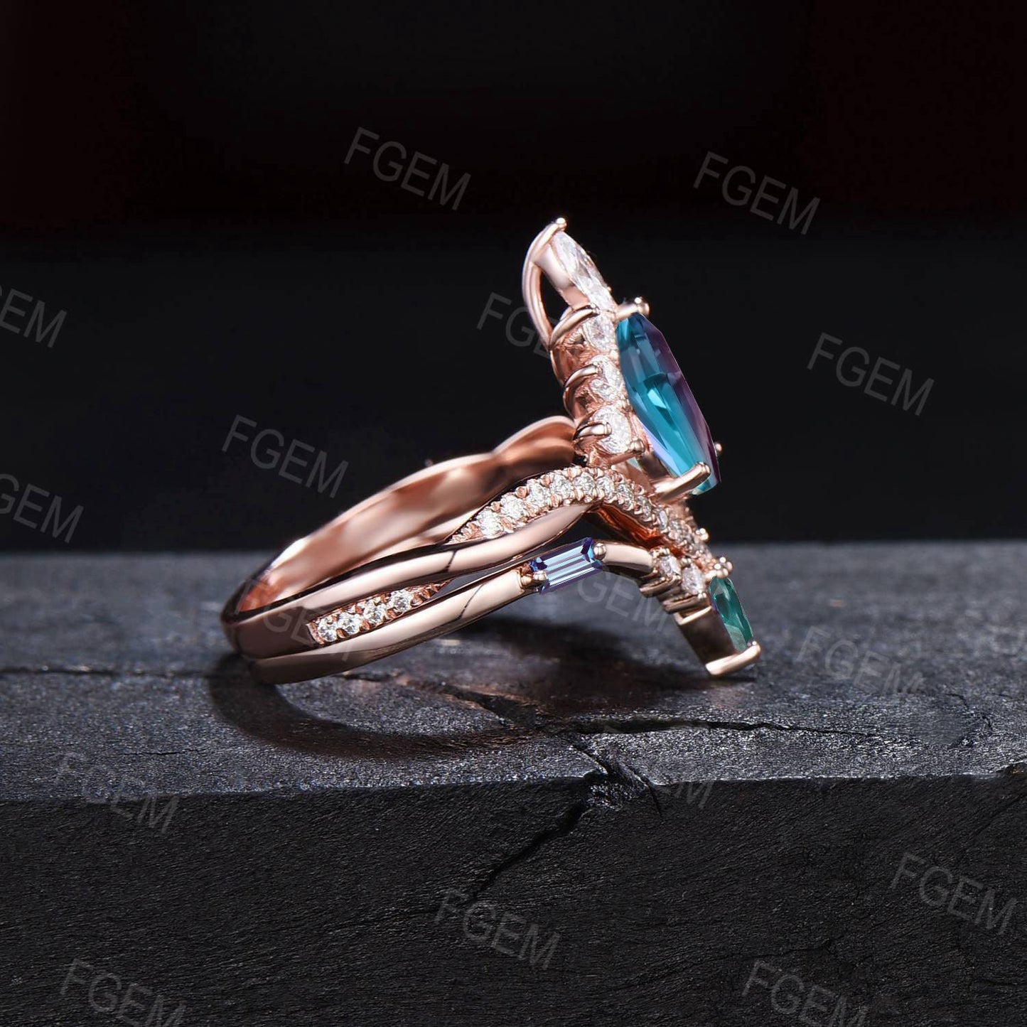 Color-Change Alexandrite Bridal Ring Set Vintage 1ct Kite Engagement Ring Halo Moissanite Alexandrite Wedding Promise Ring Anniversary Gifts